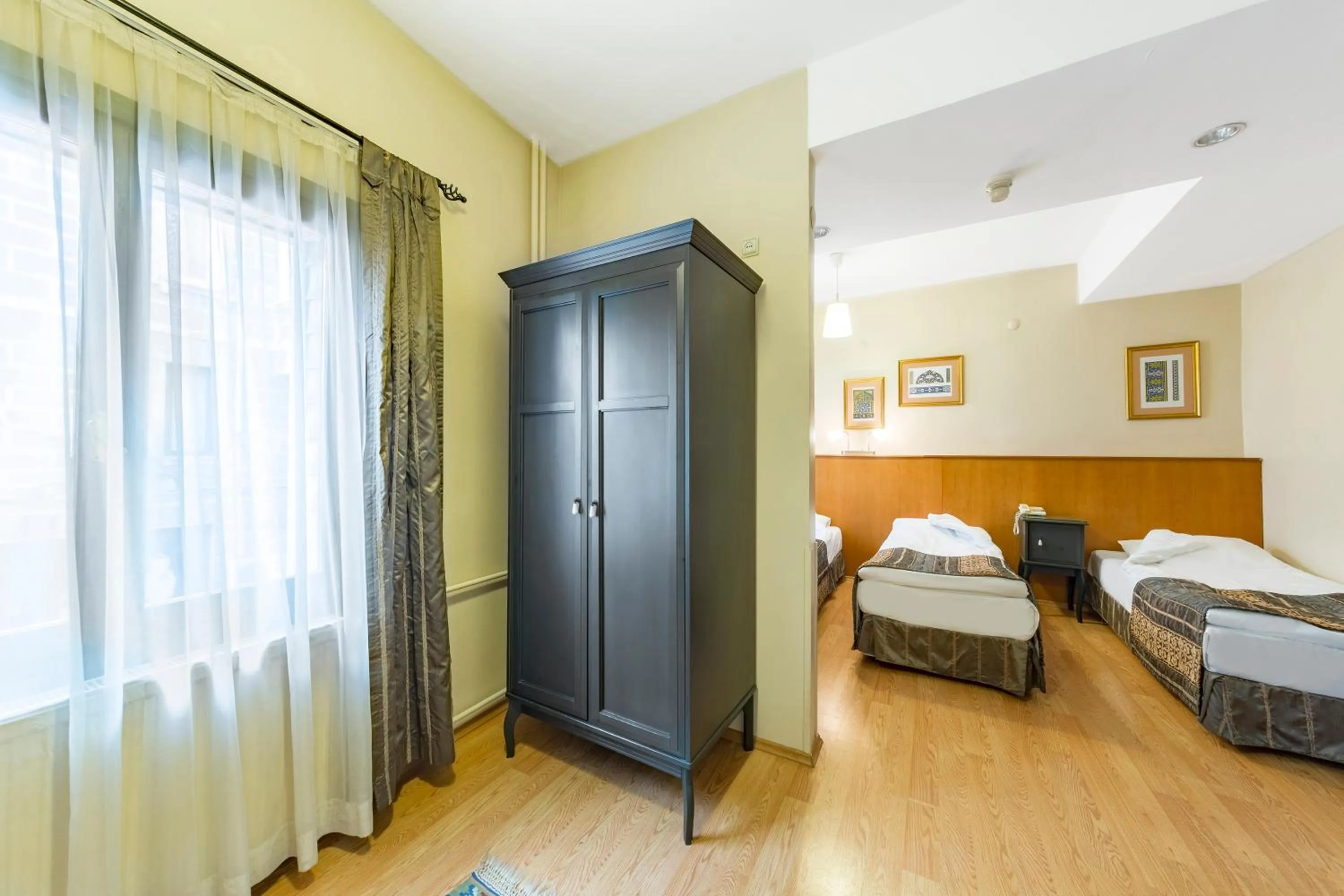 Photo of the whole room, Bed in Hotel Fehmi Bey - Special Category