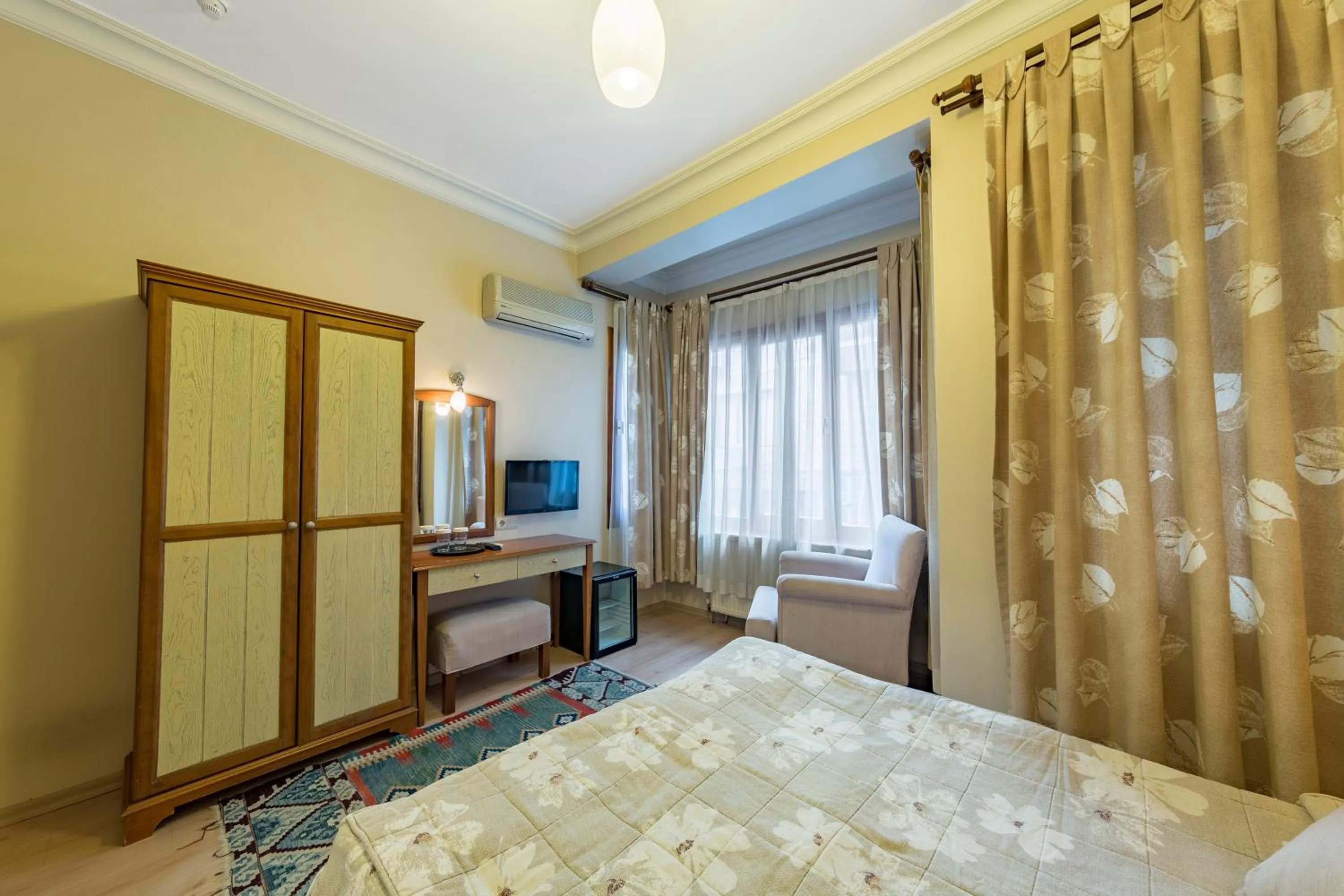Bed in Hotel Fehmi Bey - Special Category