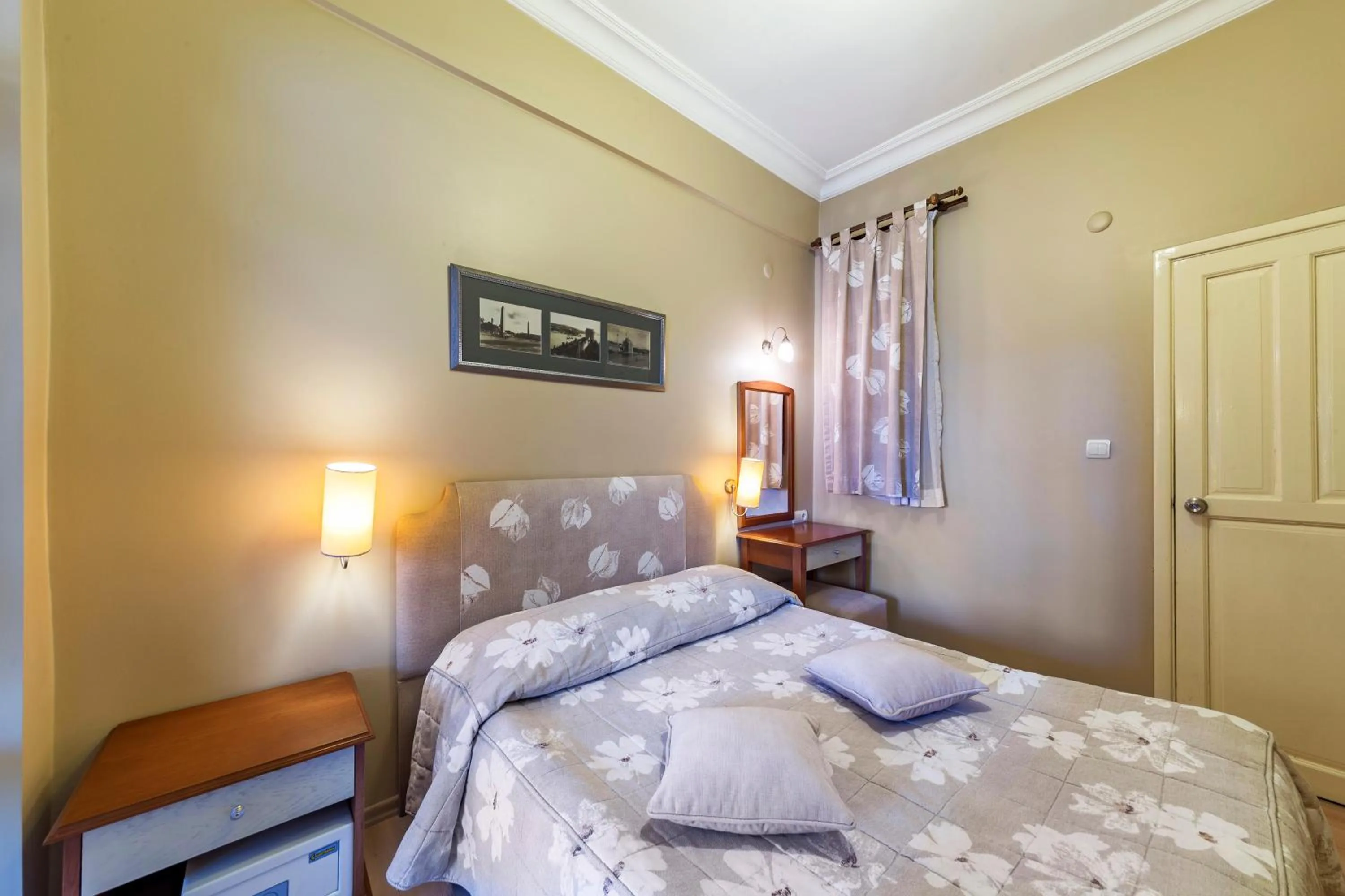 Decorative detail, Bed in Hotel Fehmi Bey - Special Category