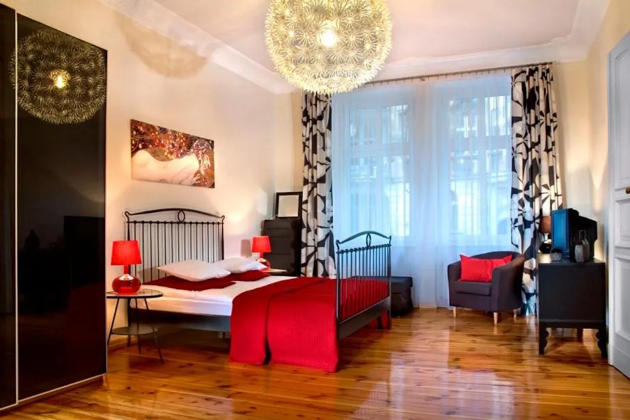 Bed in Apartamenty Pomarańczarnia