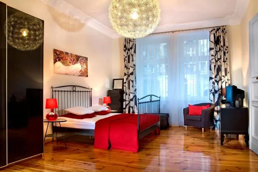 Two-Bedroom Deluxe Apartment in Apartamenty Pomarańczarnia Two-Bedroom Deluxe Apartment in Apartamenty Pomarańczarnia