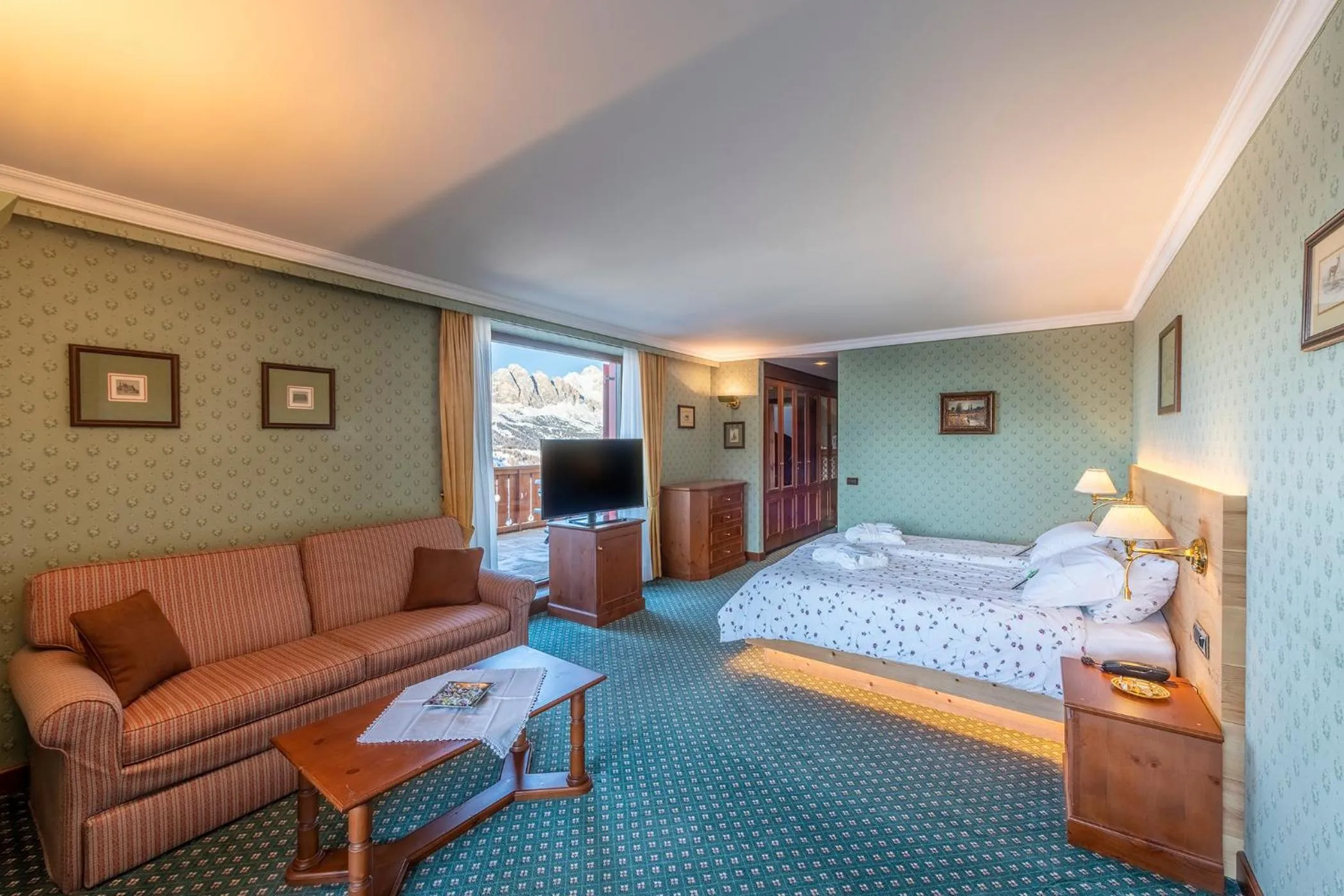 Bed in Hotel Sochers Club