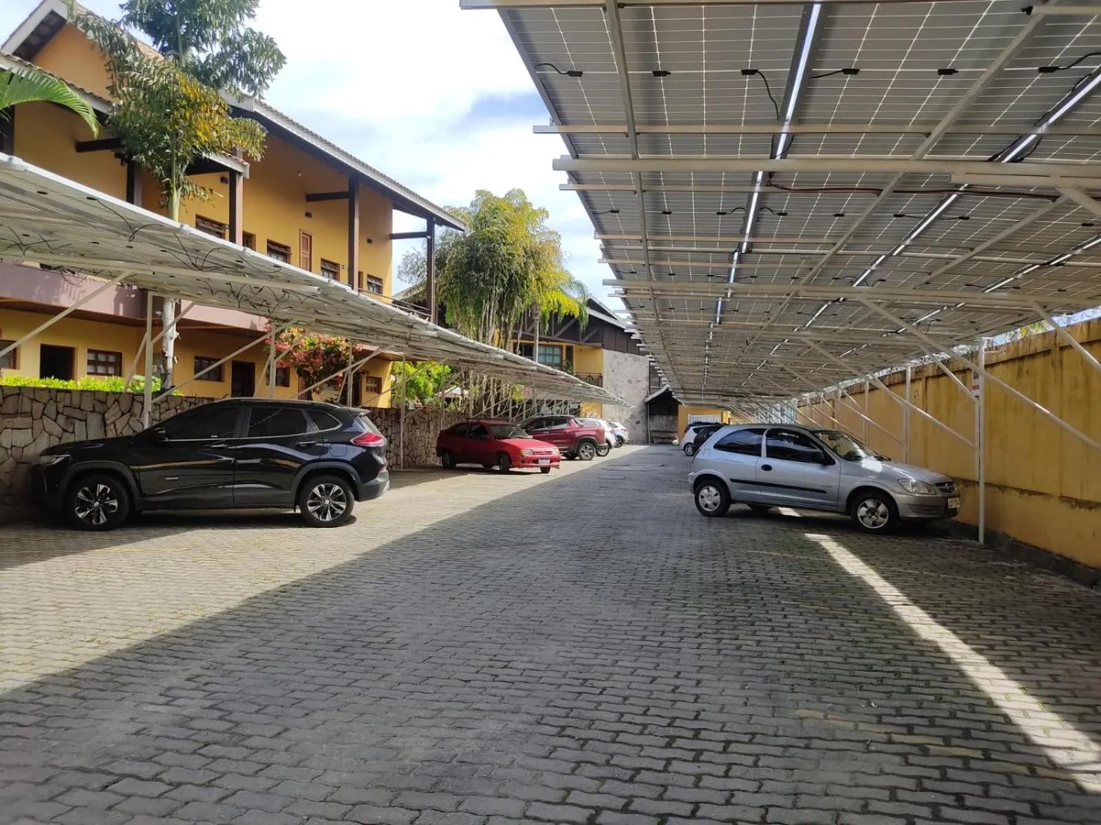 Parking in Galápagos ApartHotel