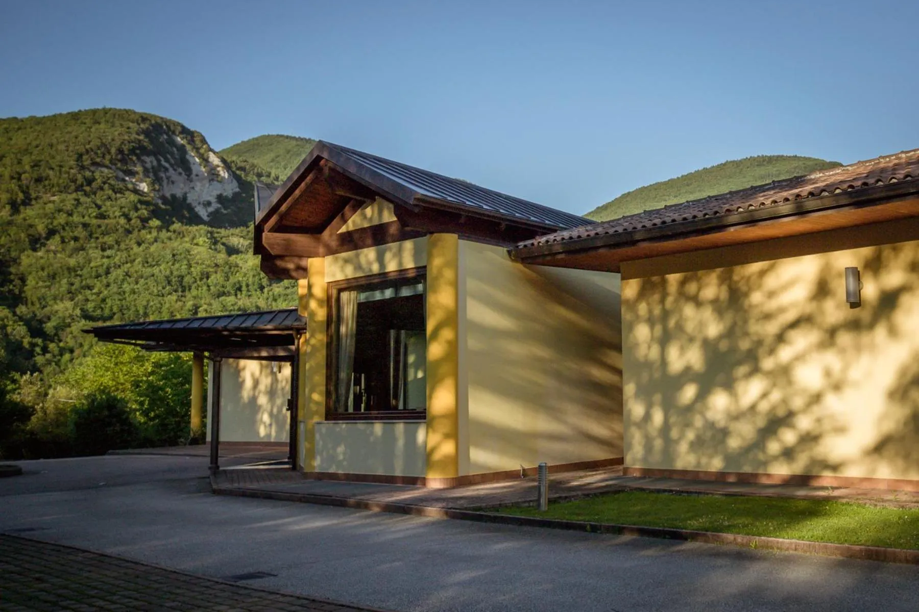 Property building in Hotel Le Grotte