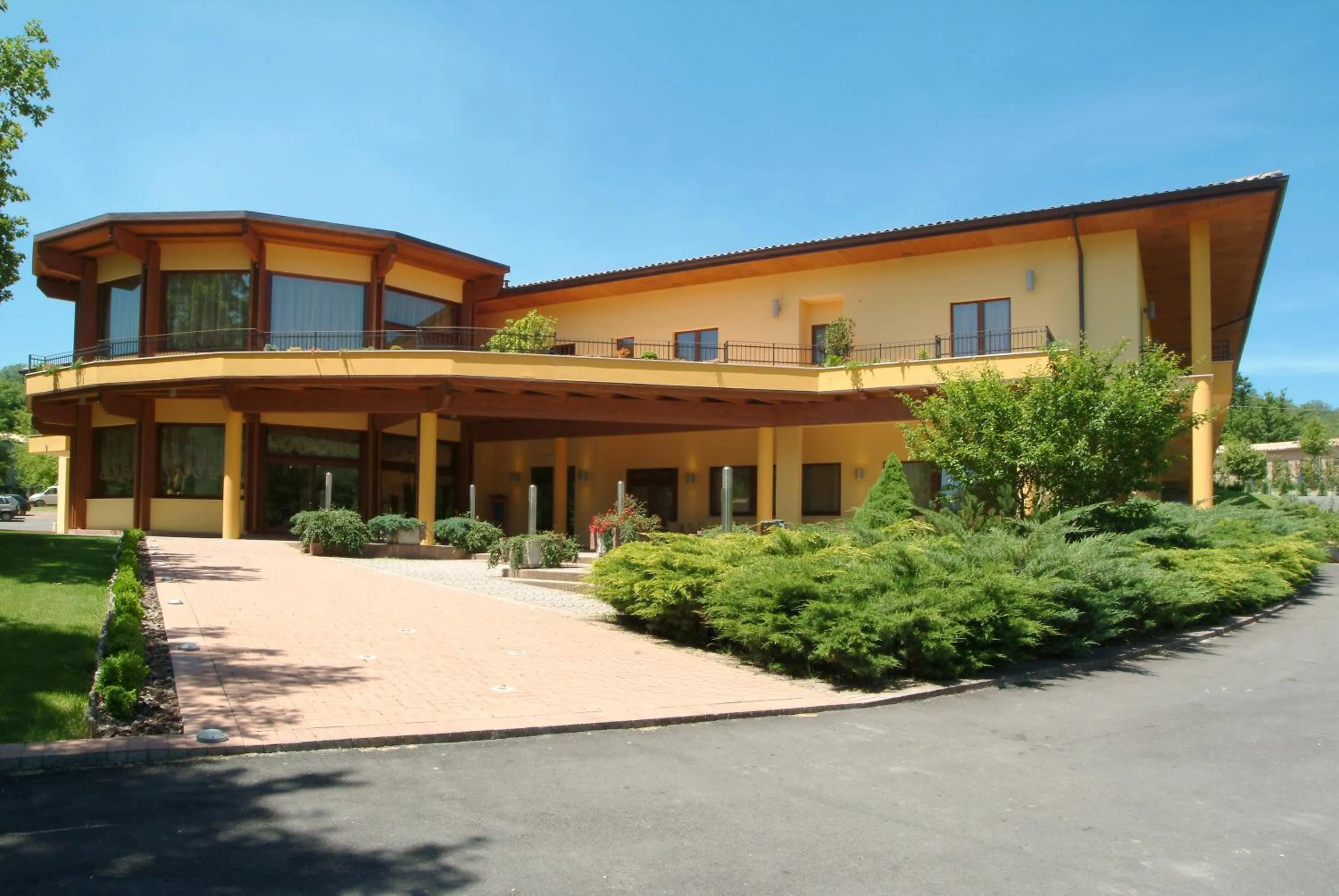 Property building in Hotel Le Grotte