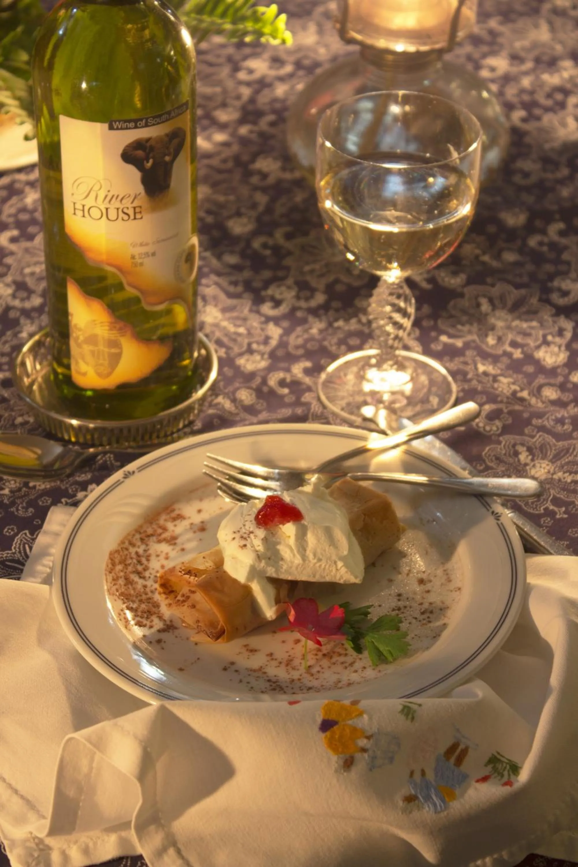 Meals in River House Lodge