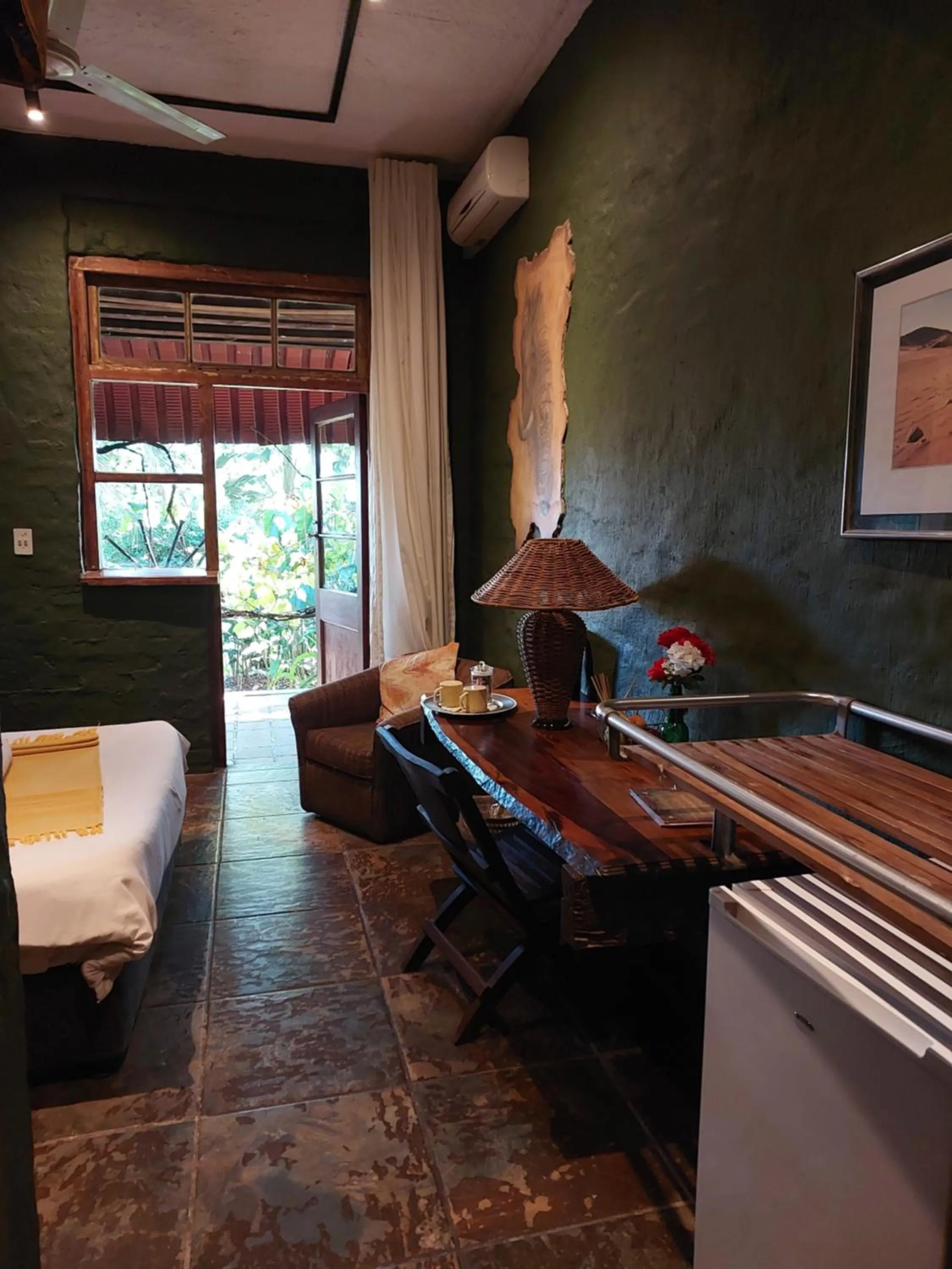 Bed in River House Lodge