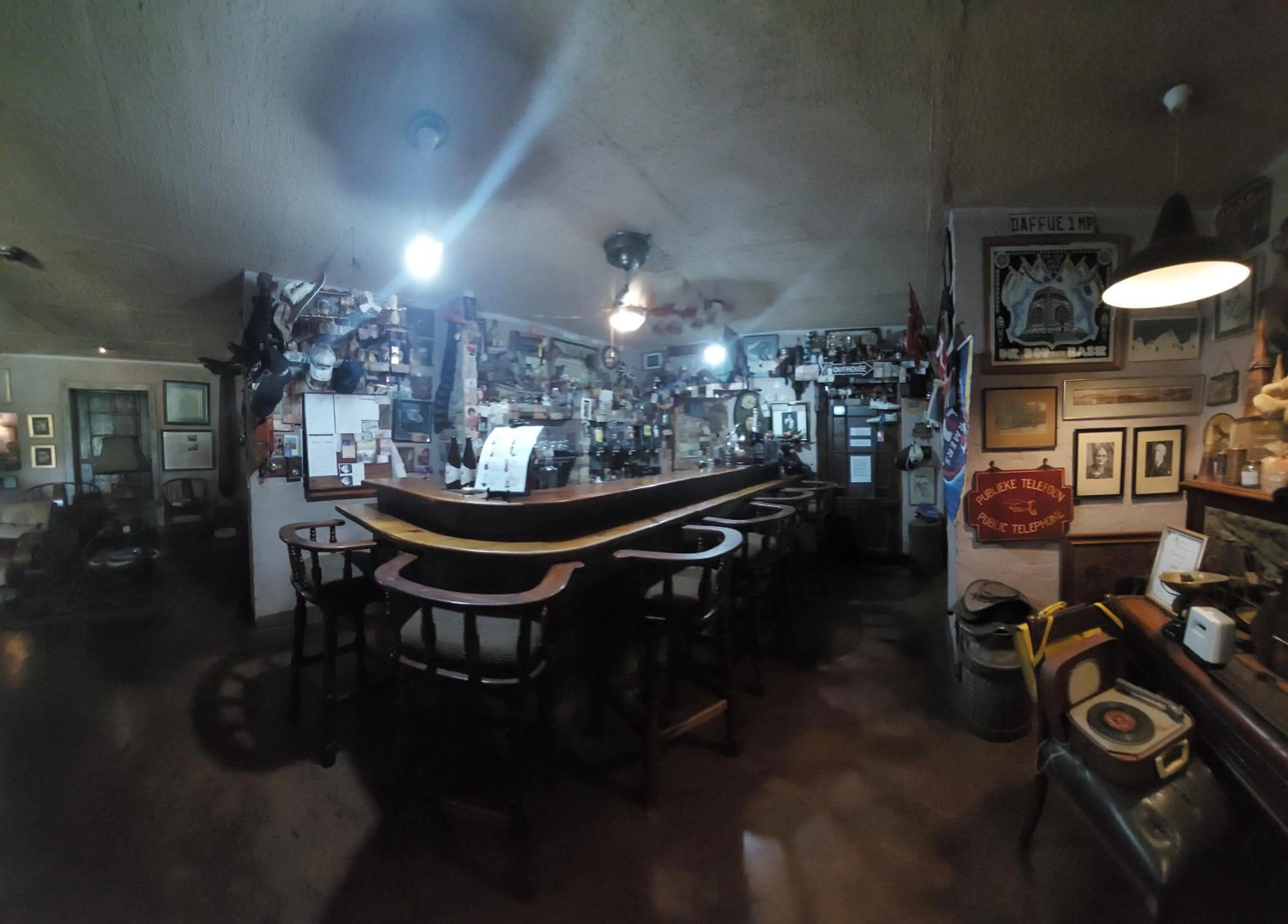 Lounge or bar in River House Lodge