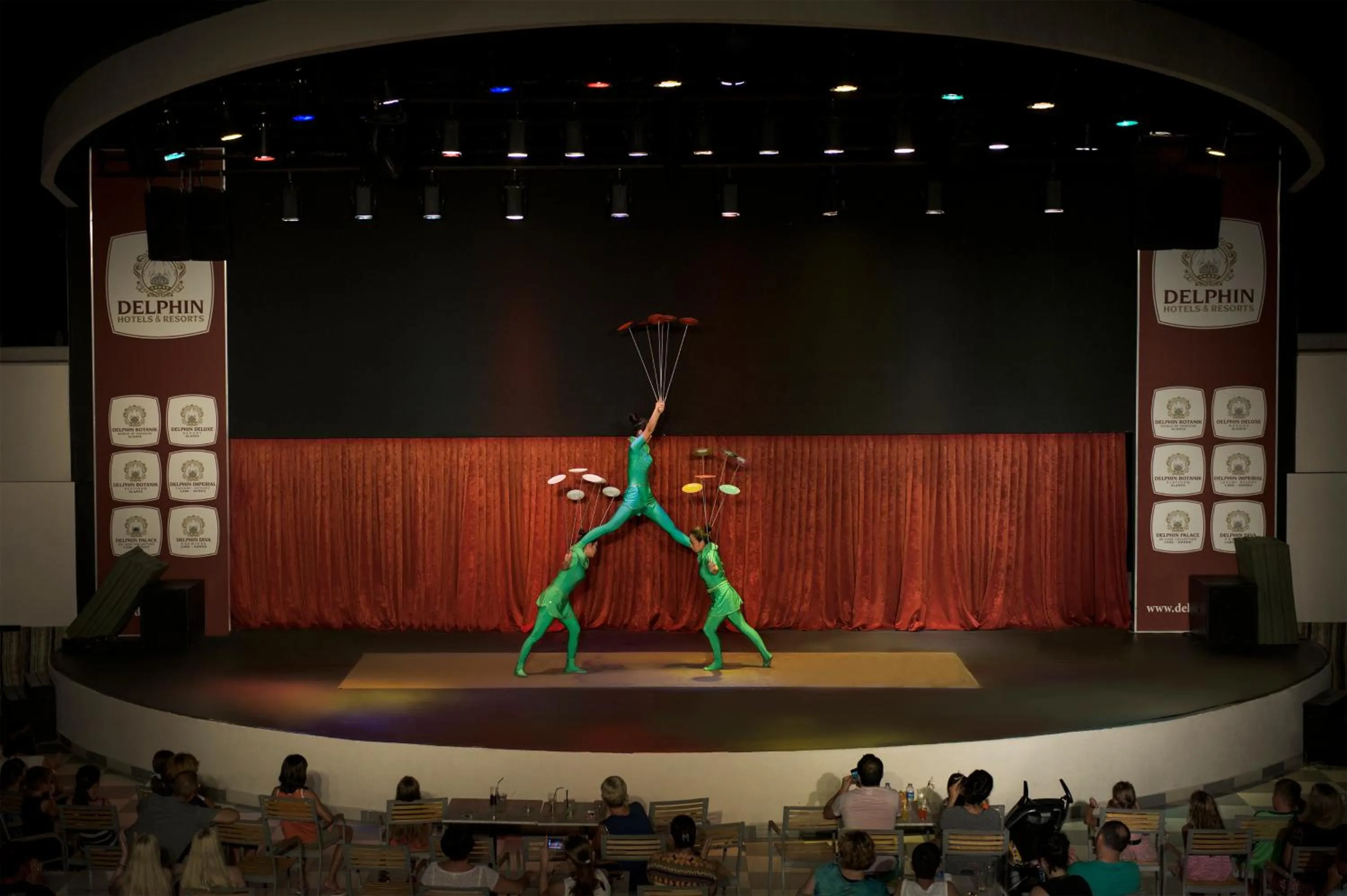 Evening entertainment in Botanik Hotel