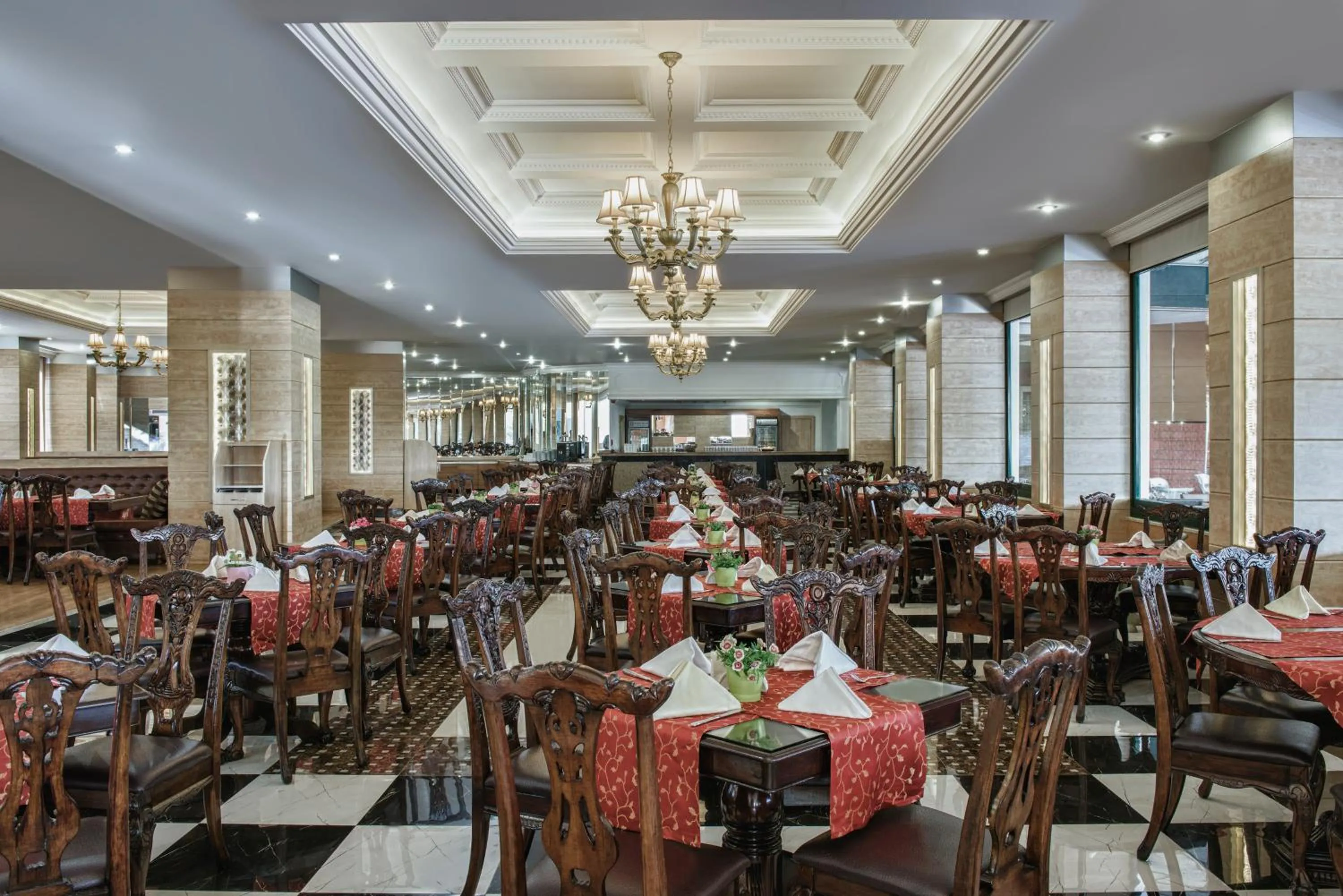 Meals in Delphin Deluxe Resort