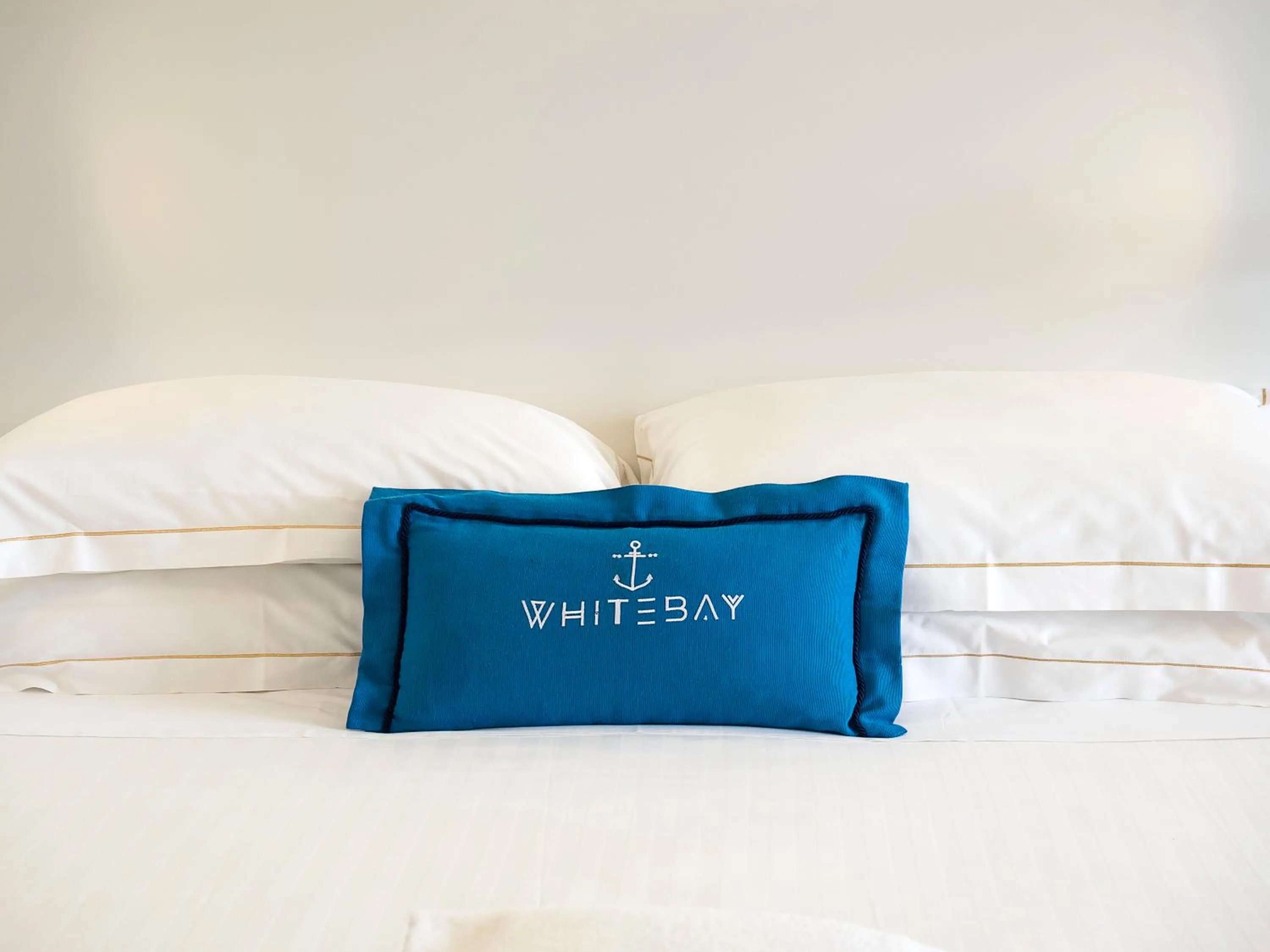 Bed in White Bay