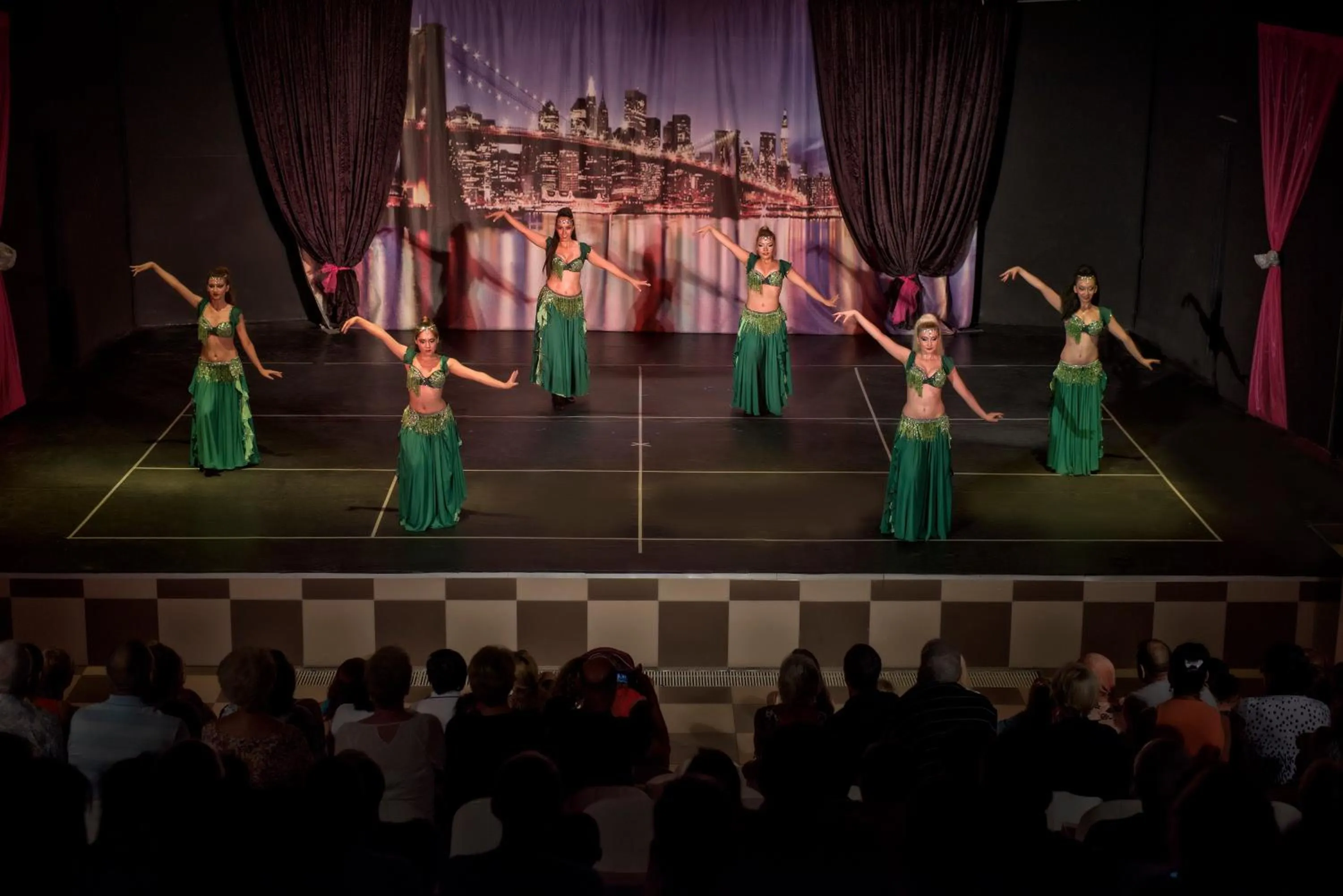 Evening entertainment in Delphin Diva Premiere