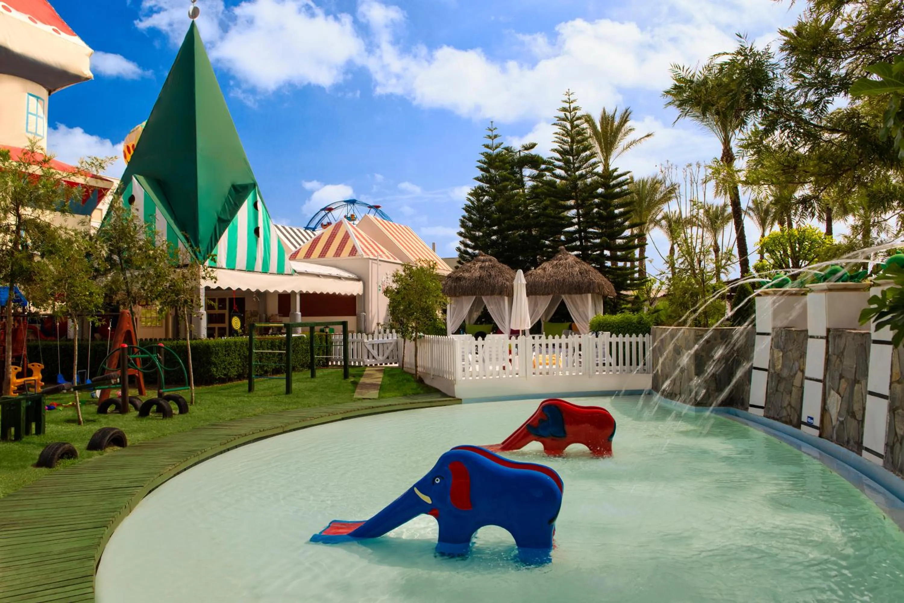 Swimming pool in Delphin Diva Premiere