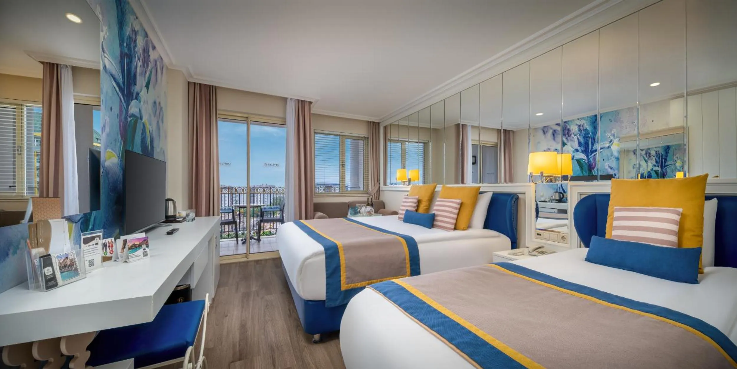 Photo of the whole room, Bed in Delphin Diva Premiere