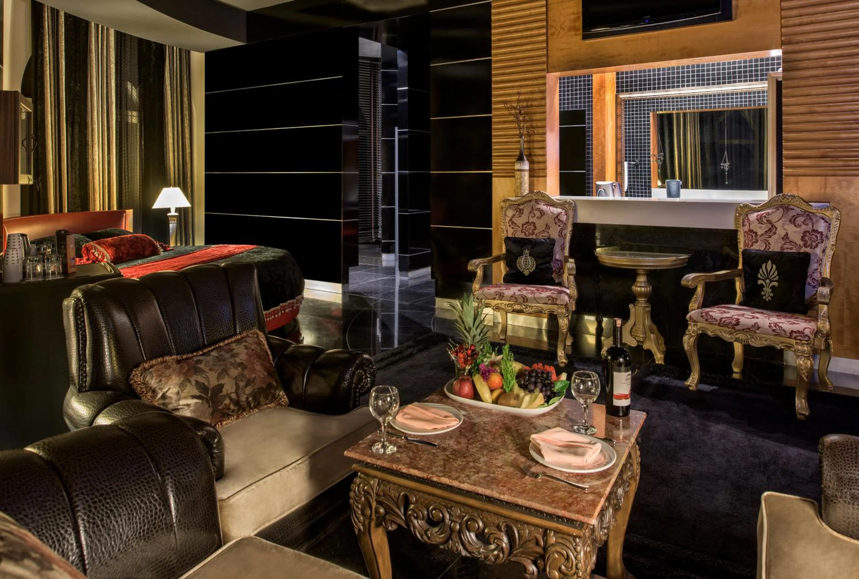 Decorative detail in Delphin Diva Premiere