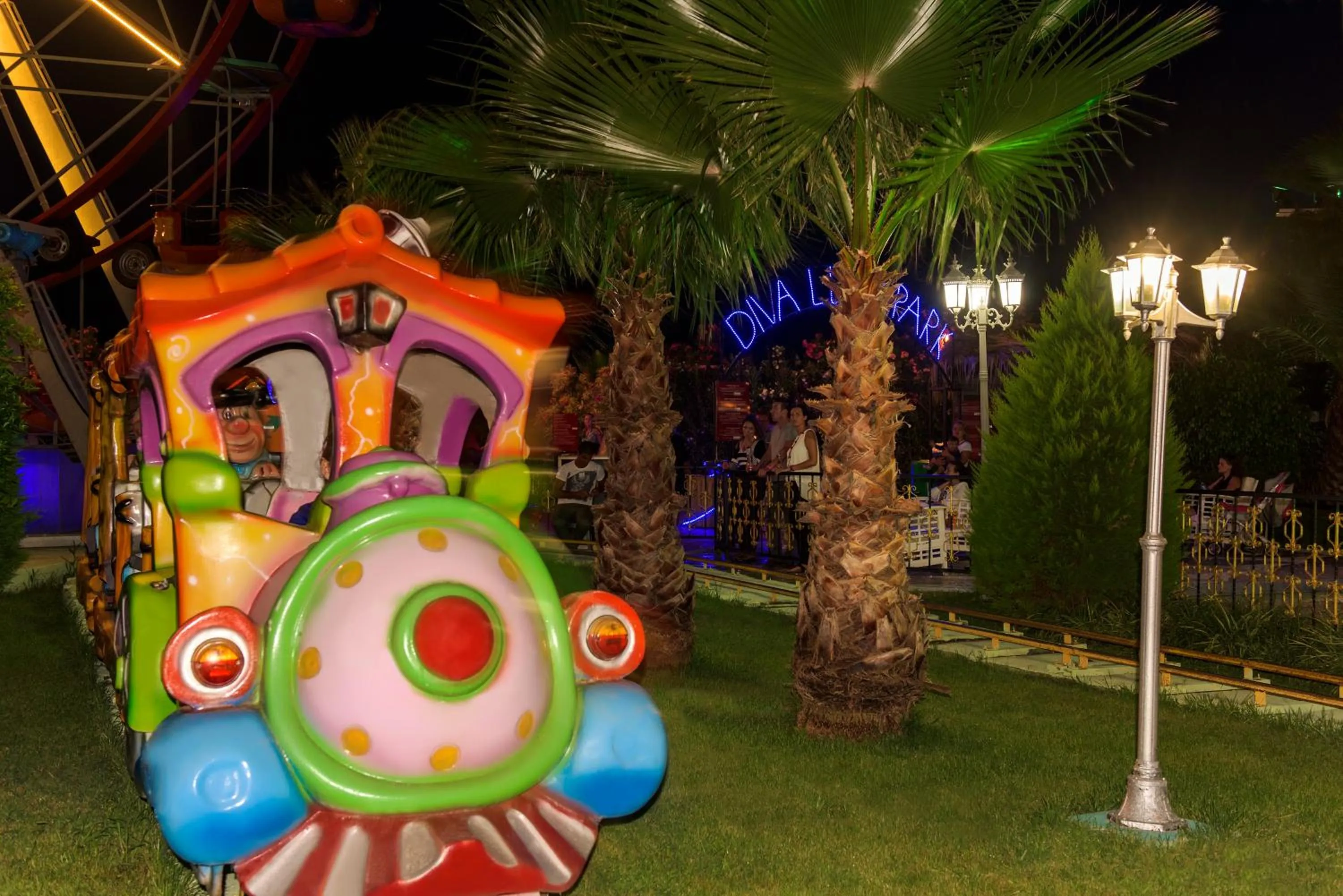 Decorative detail in Delphin Diva Premiere