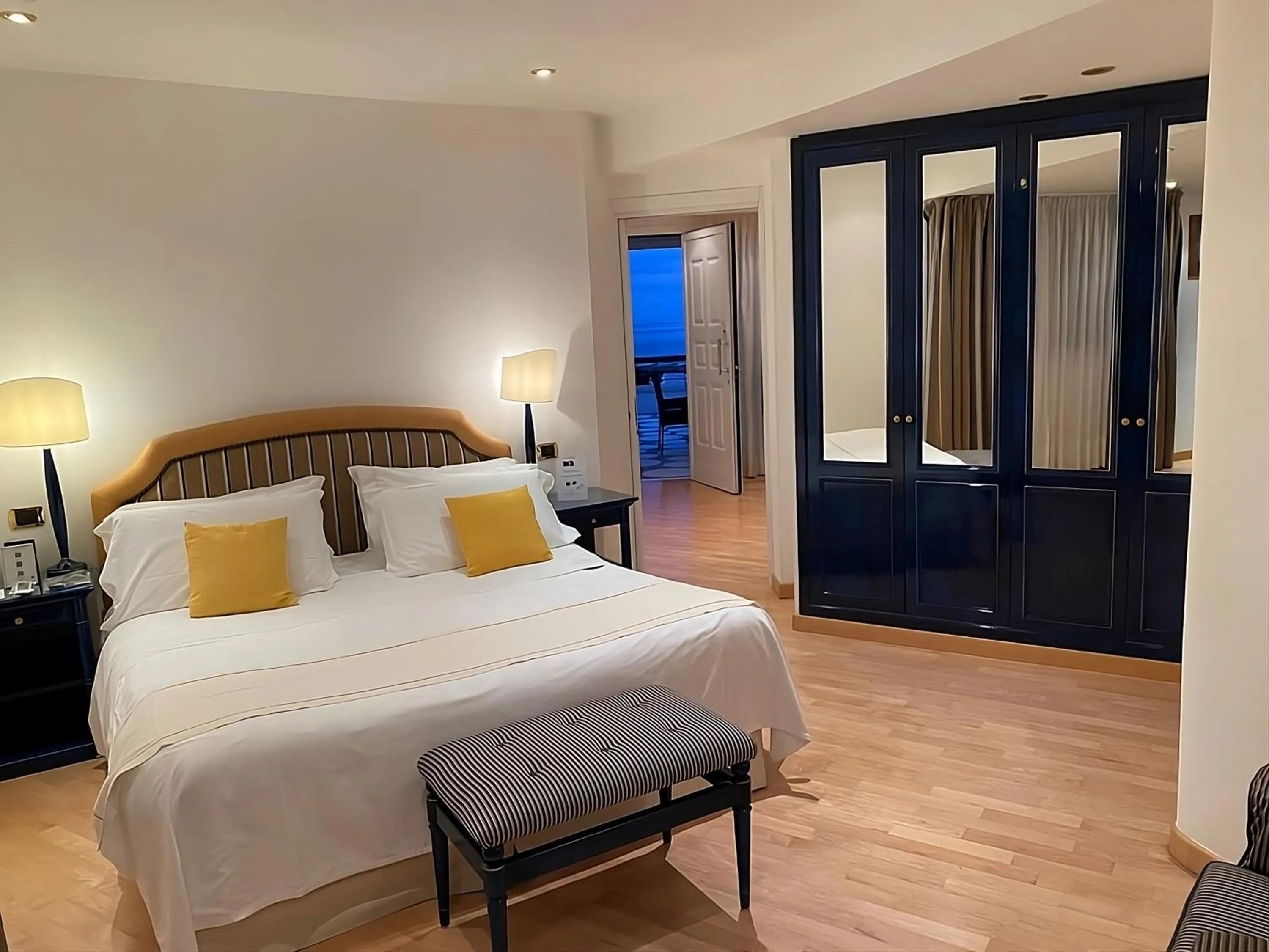 Bed in Grand Hotel Del Mare Resort & Spa