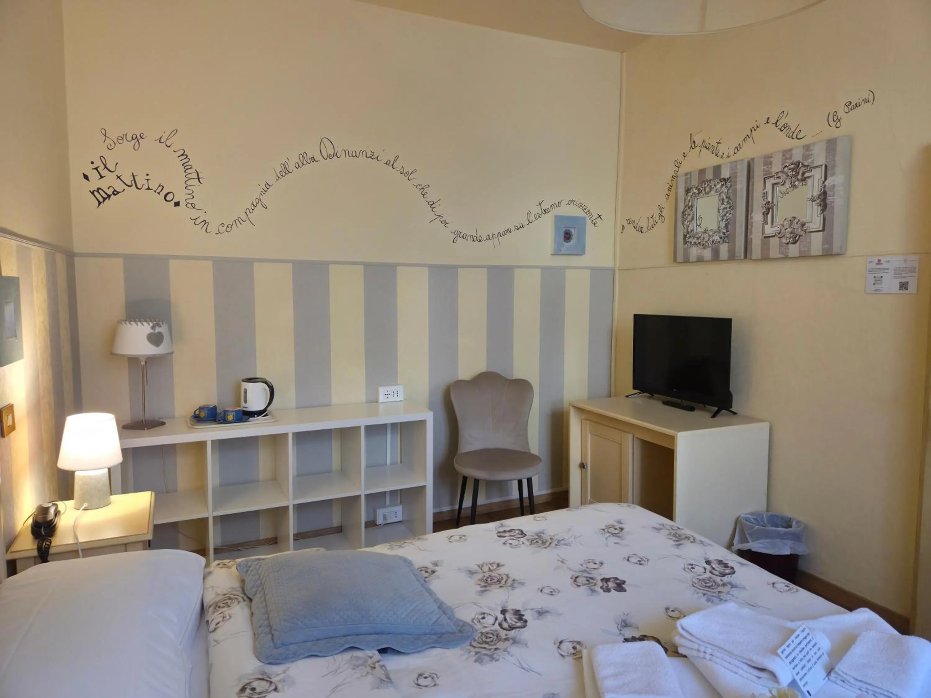 Bedroom, Bed in Albergo Etruria