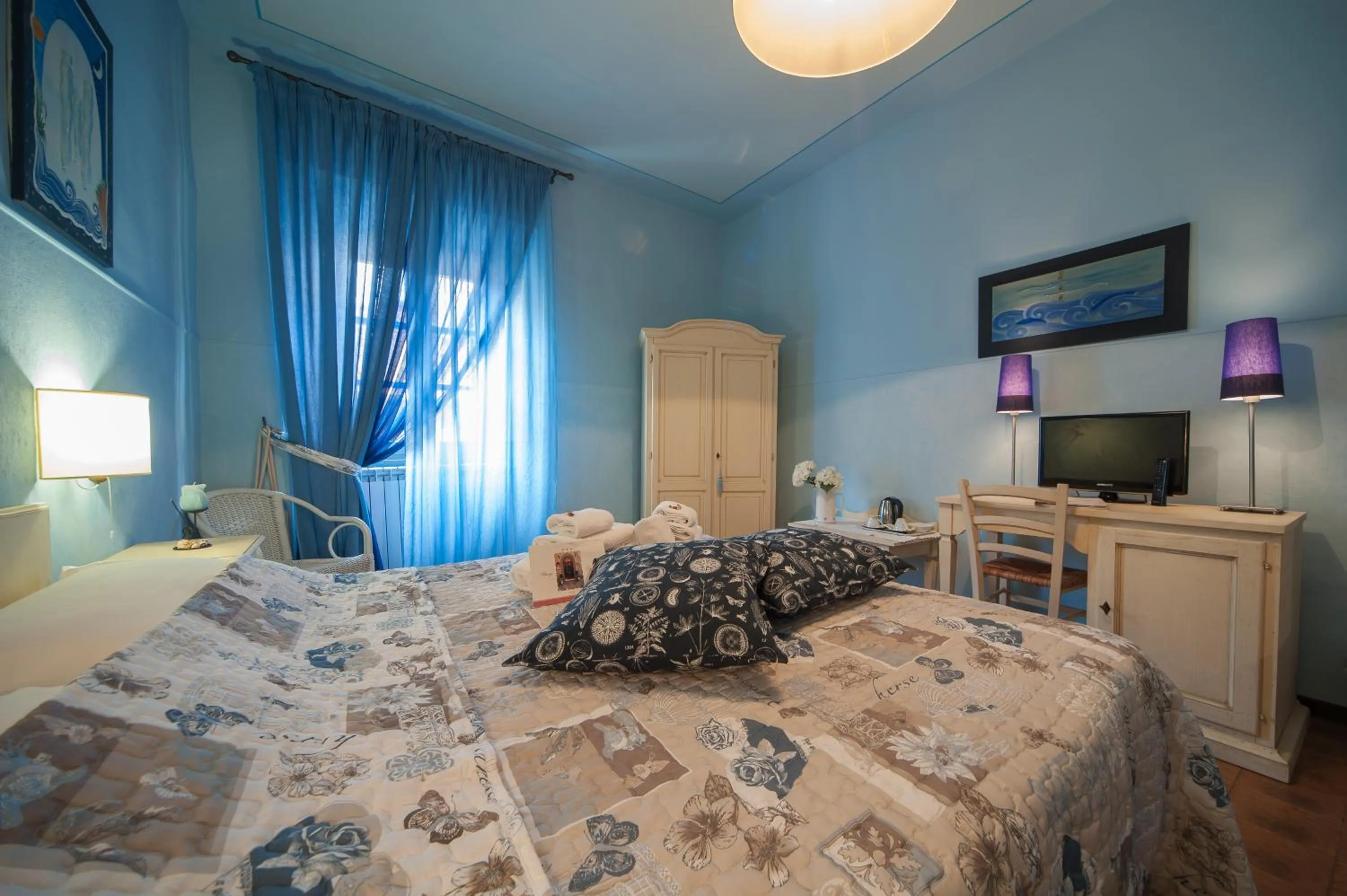 Bed in Albergo Etruria