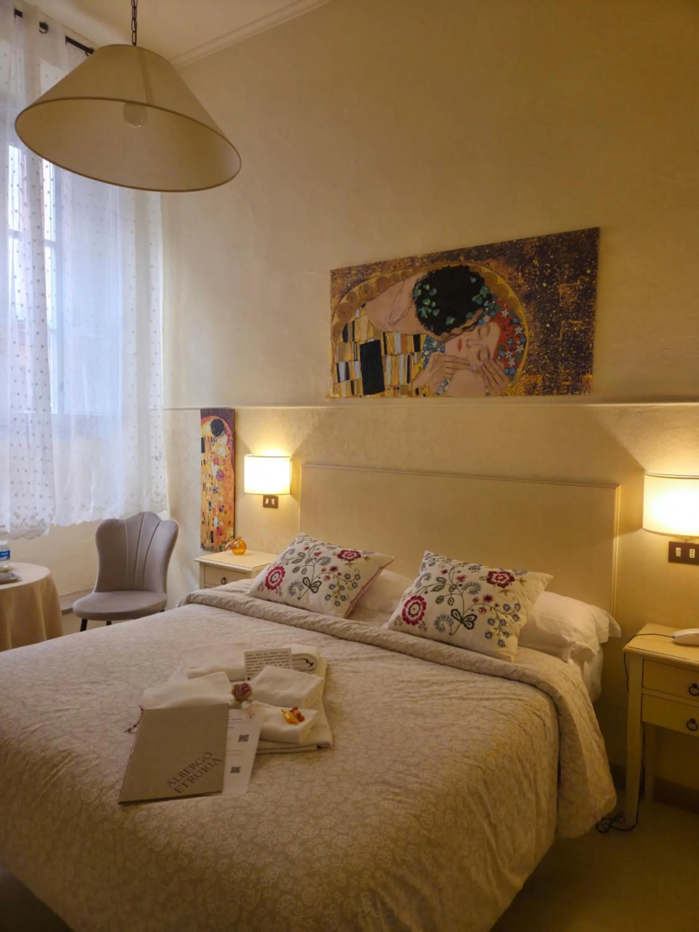 Bedroom, Bed in Albergo Etruria