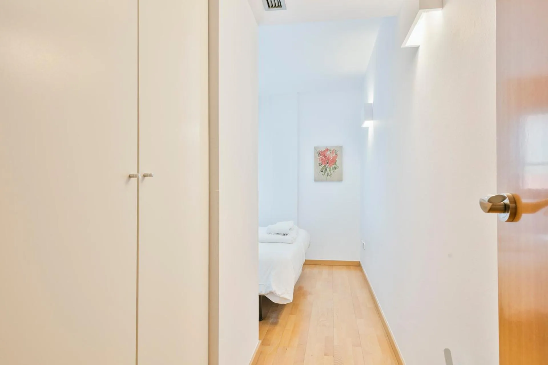 Bedroom, Bed in Inside Barcelona Apartments Princep