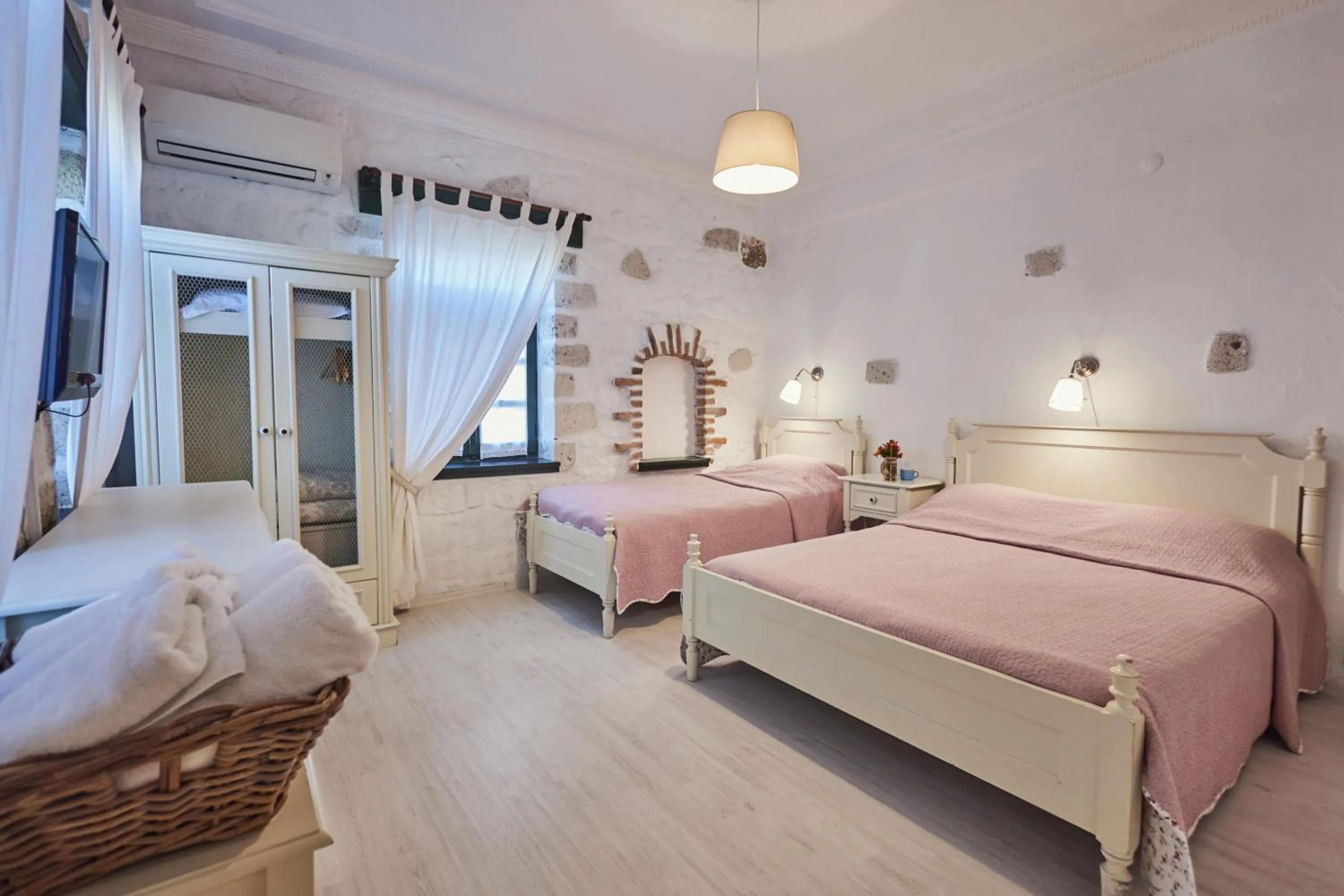 Photo of the whole room in Alacati Zeytin Konak Hotel