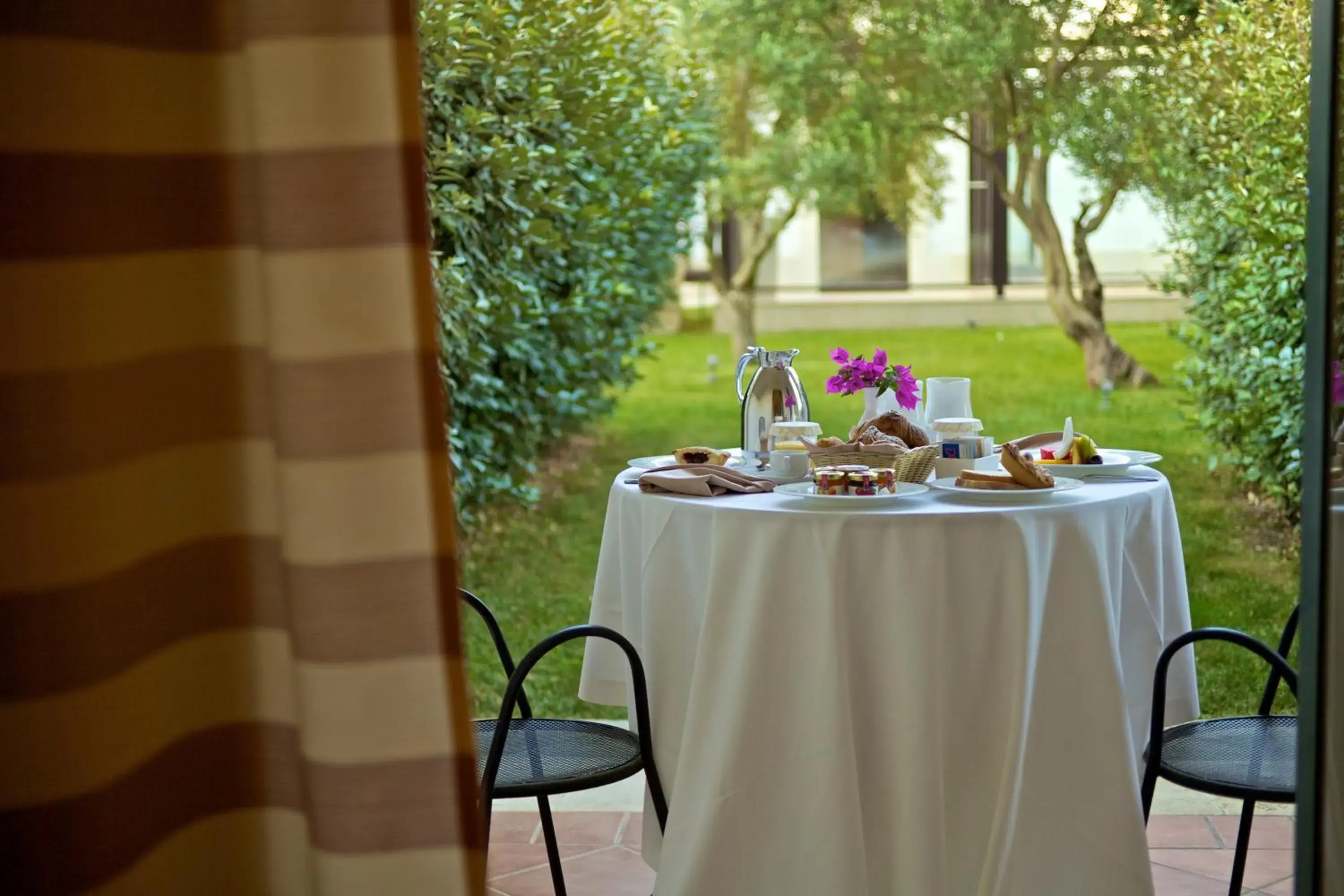 Deluxe Triple Room in Acaya Golf Resort & Spa Deluxe Triple Room in Acaya Golf Resort & Spa