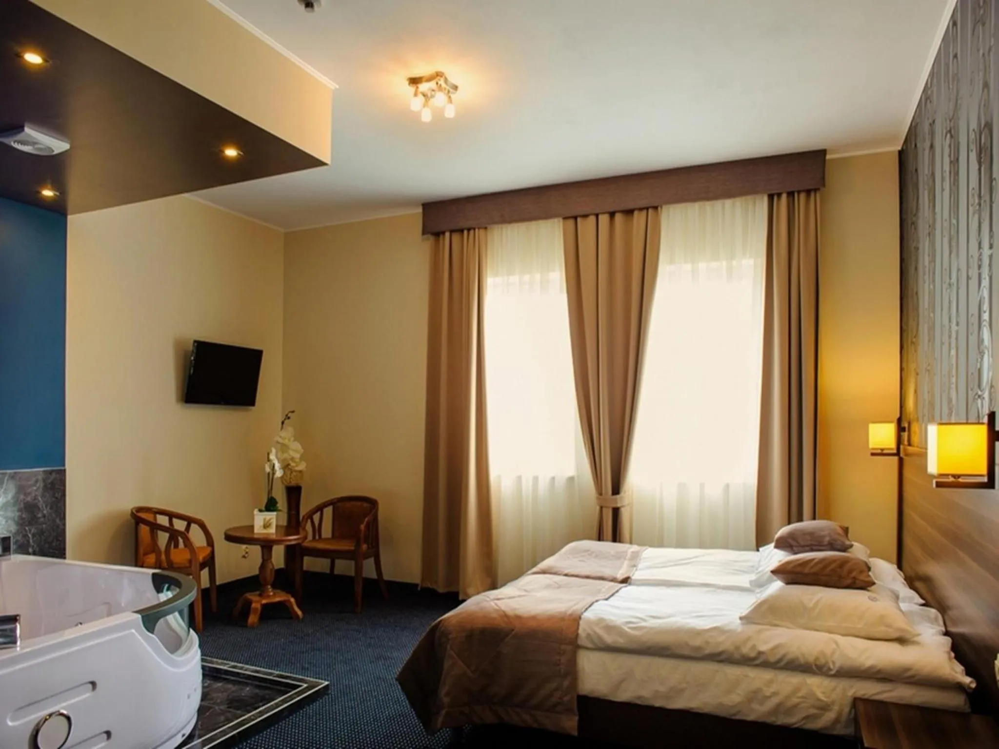 Bedroom, Bed in Hotel Sevilla