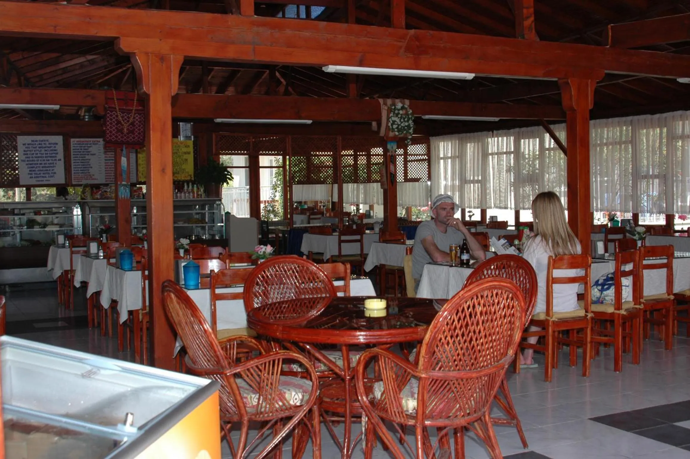 Restaurant/places to eat in Tolay Hotel