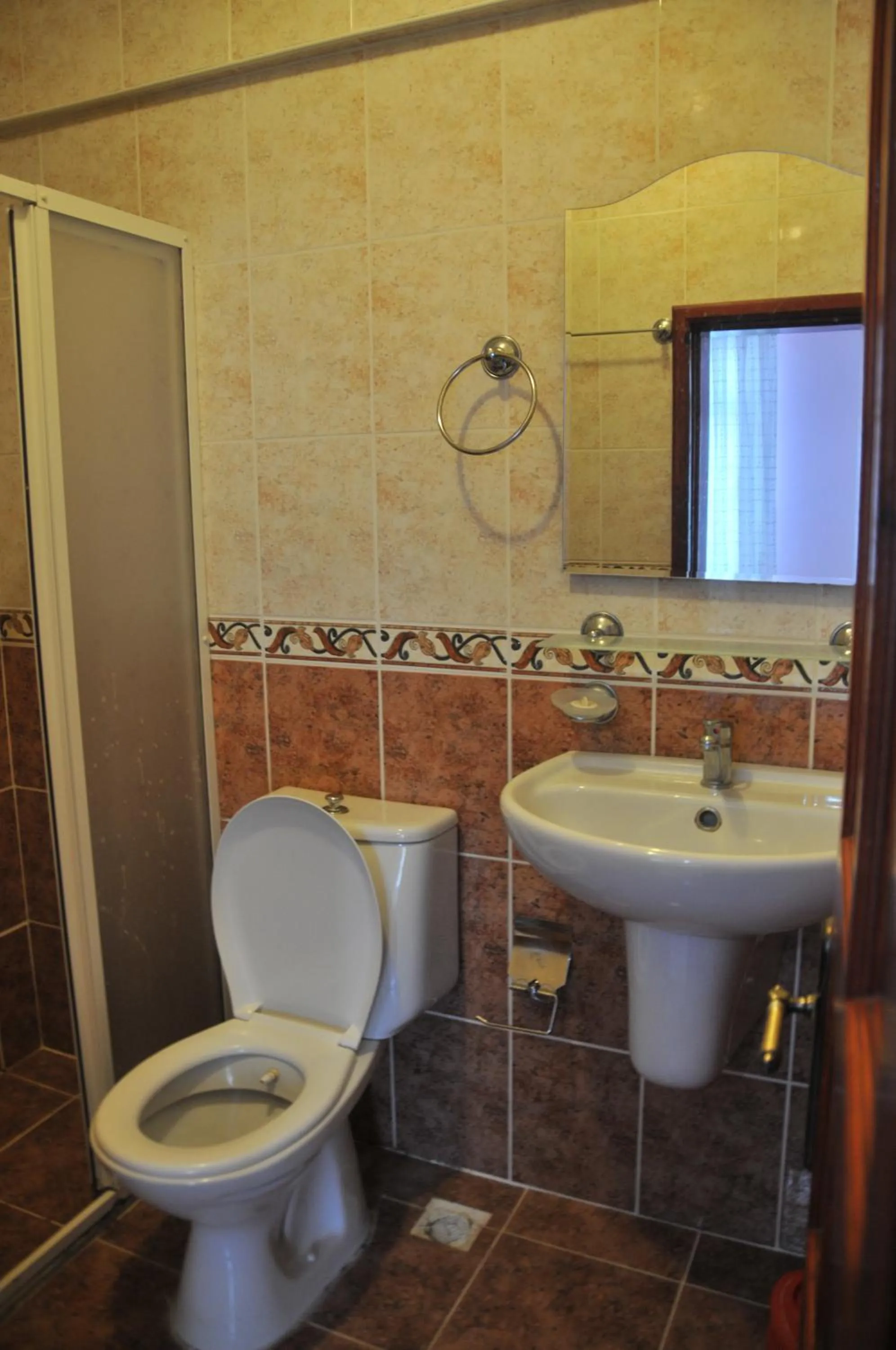 Toilet in Tolay Hotel