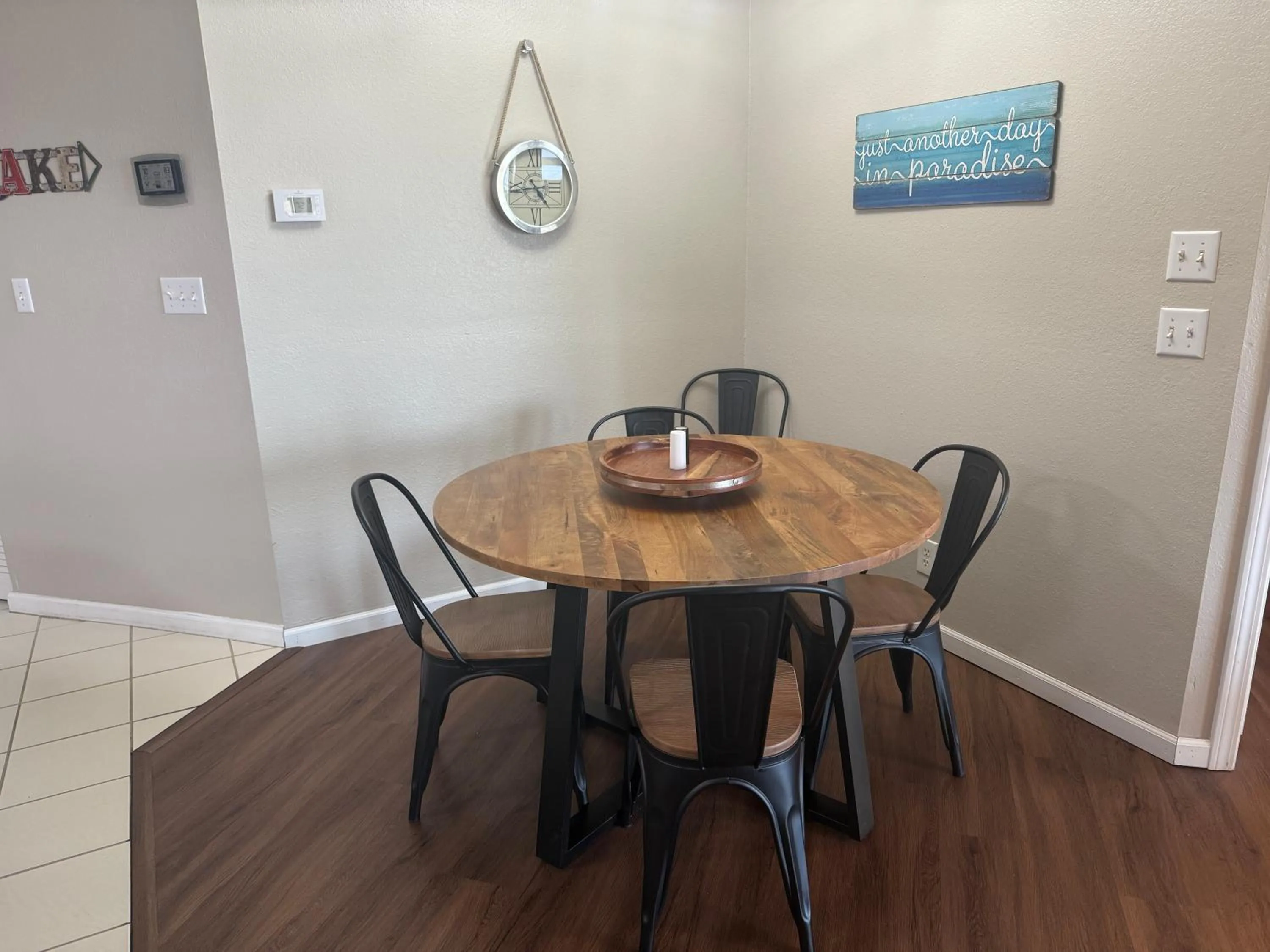 Dining area in Lake Ozarks Get Away