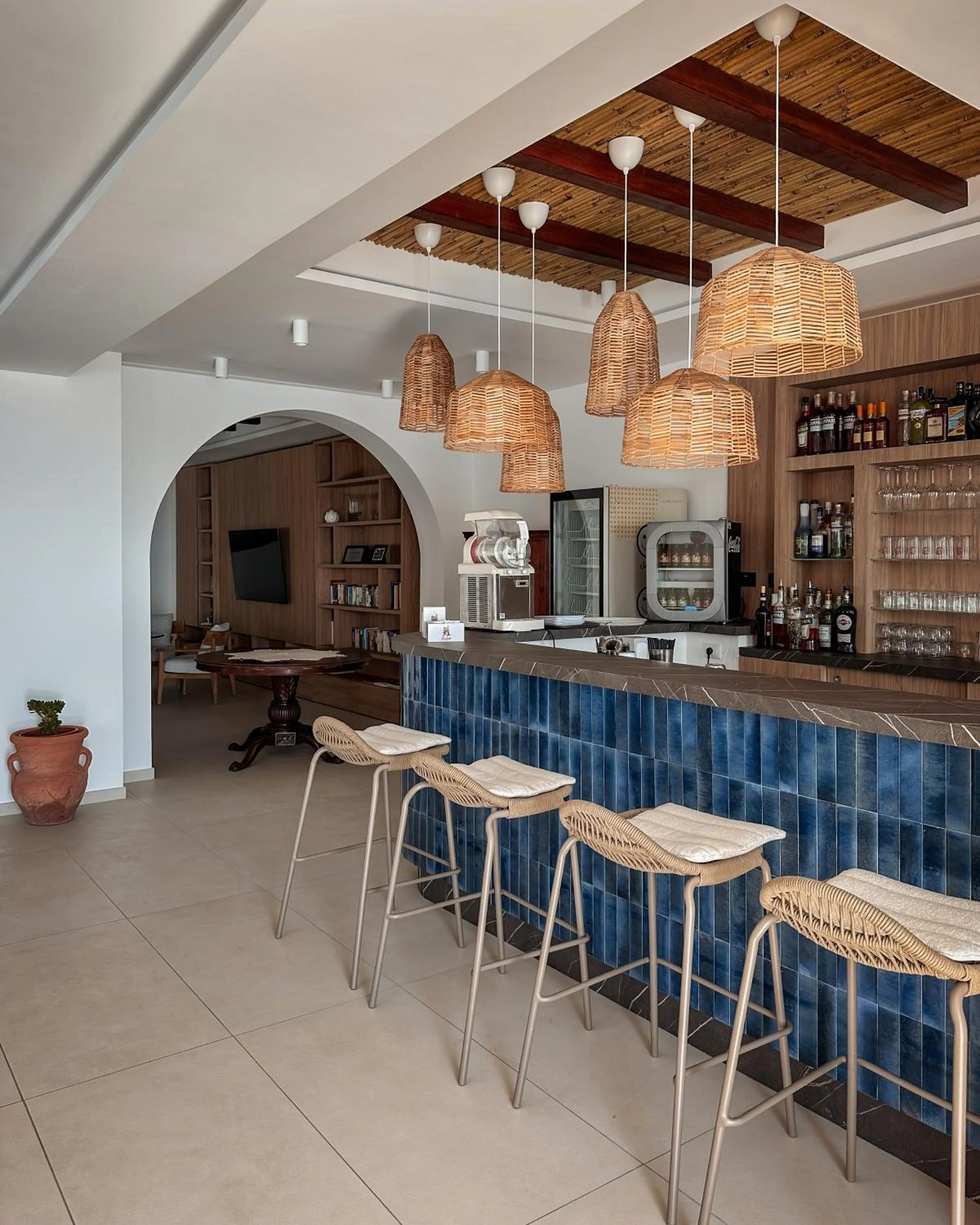 Lounge or bar in Hotel Rocce Azzurre