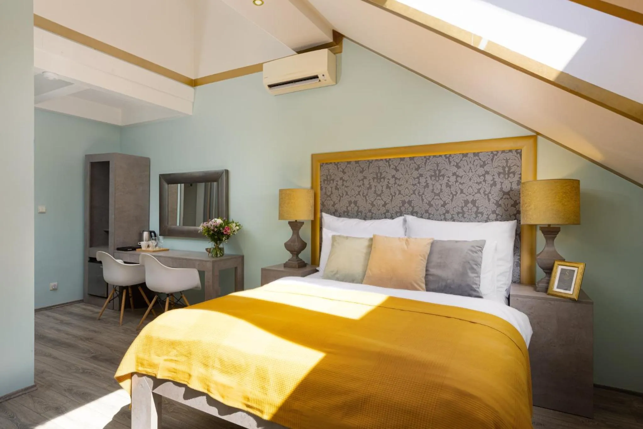 Photo of the whole room, Bed in Salvatore Prague Rooms