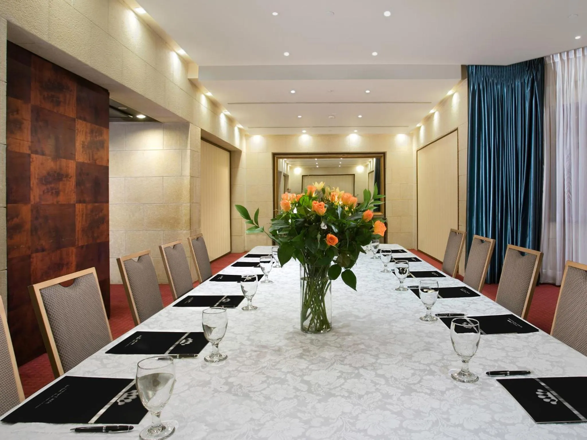 Business facilities in Dan Panorama Jerusalem Hotel