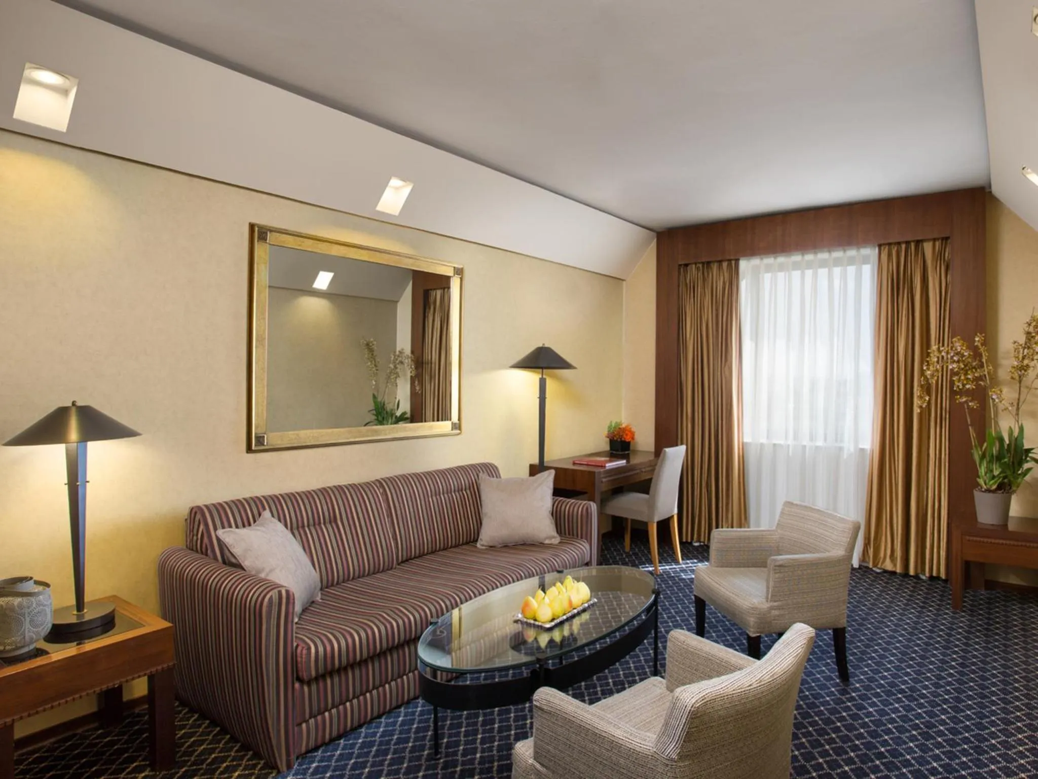 Living room in Dan Panorama Jerusalem Hotel