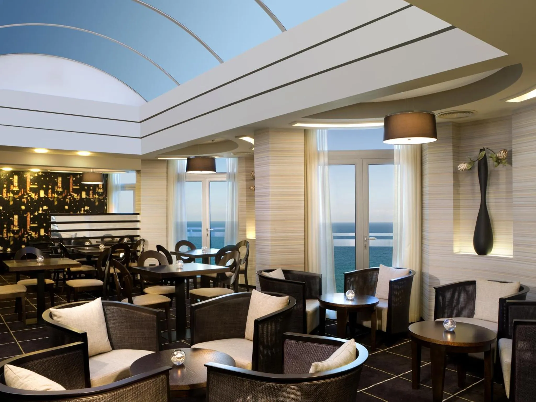 Restaurant/places to eat in Dan Panorama Tel Aviv Hotel