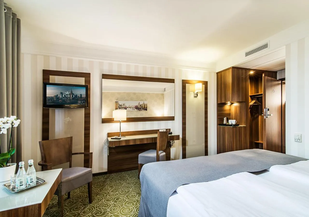 Bed in Hotel Lord - Warsaw Airport