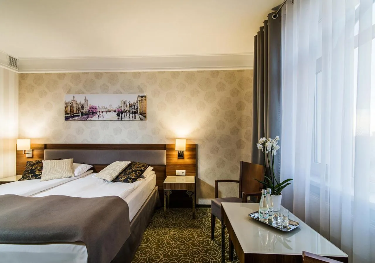 Photo of the whole room, Bed in Hotel Lord - Warsaw Airport