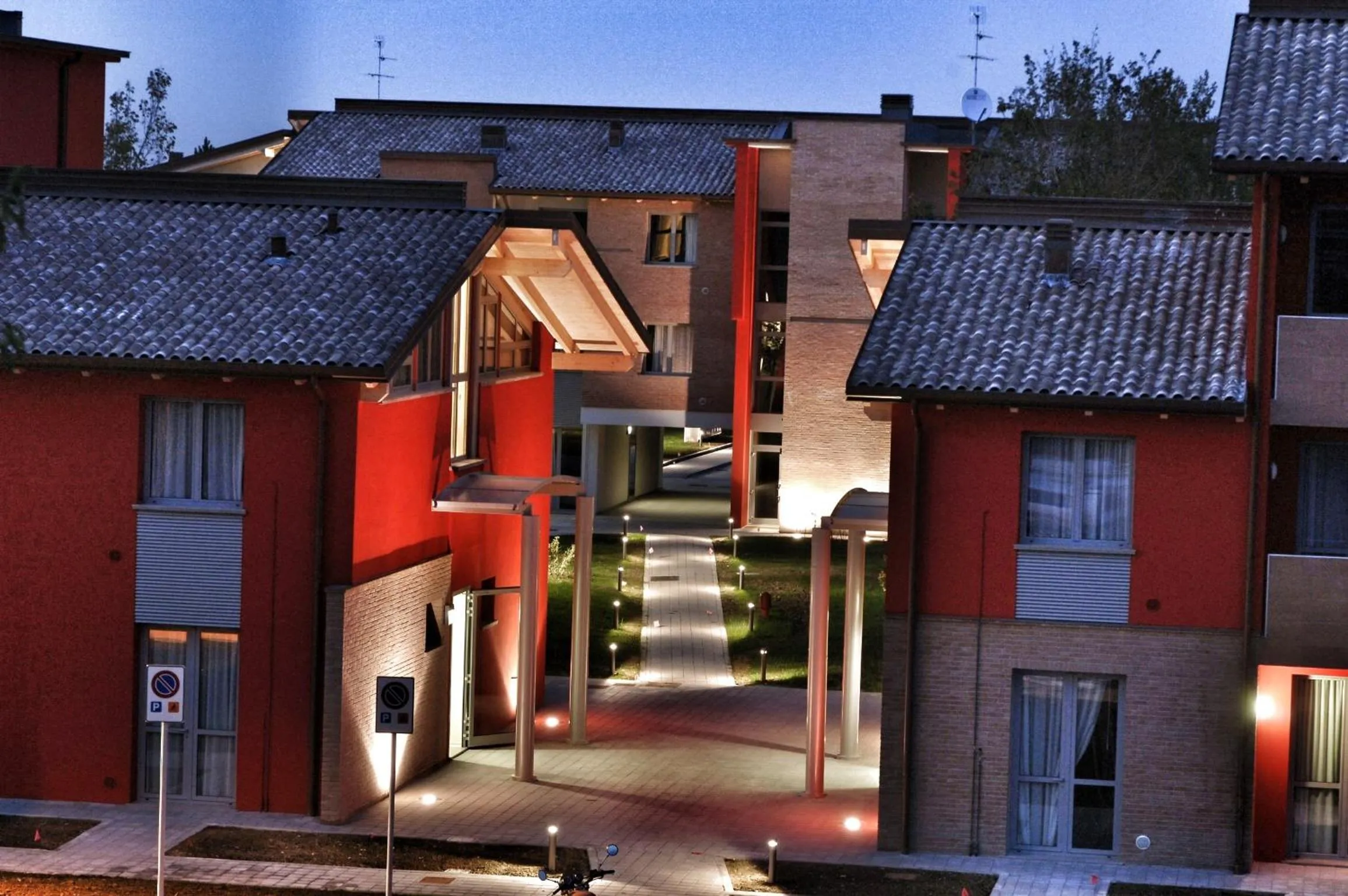 Facade/entrance in Hotel Maranello Village