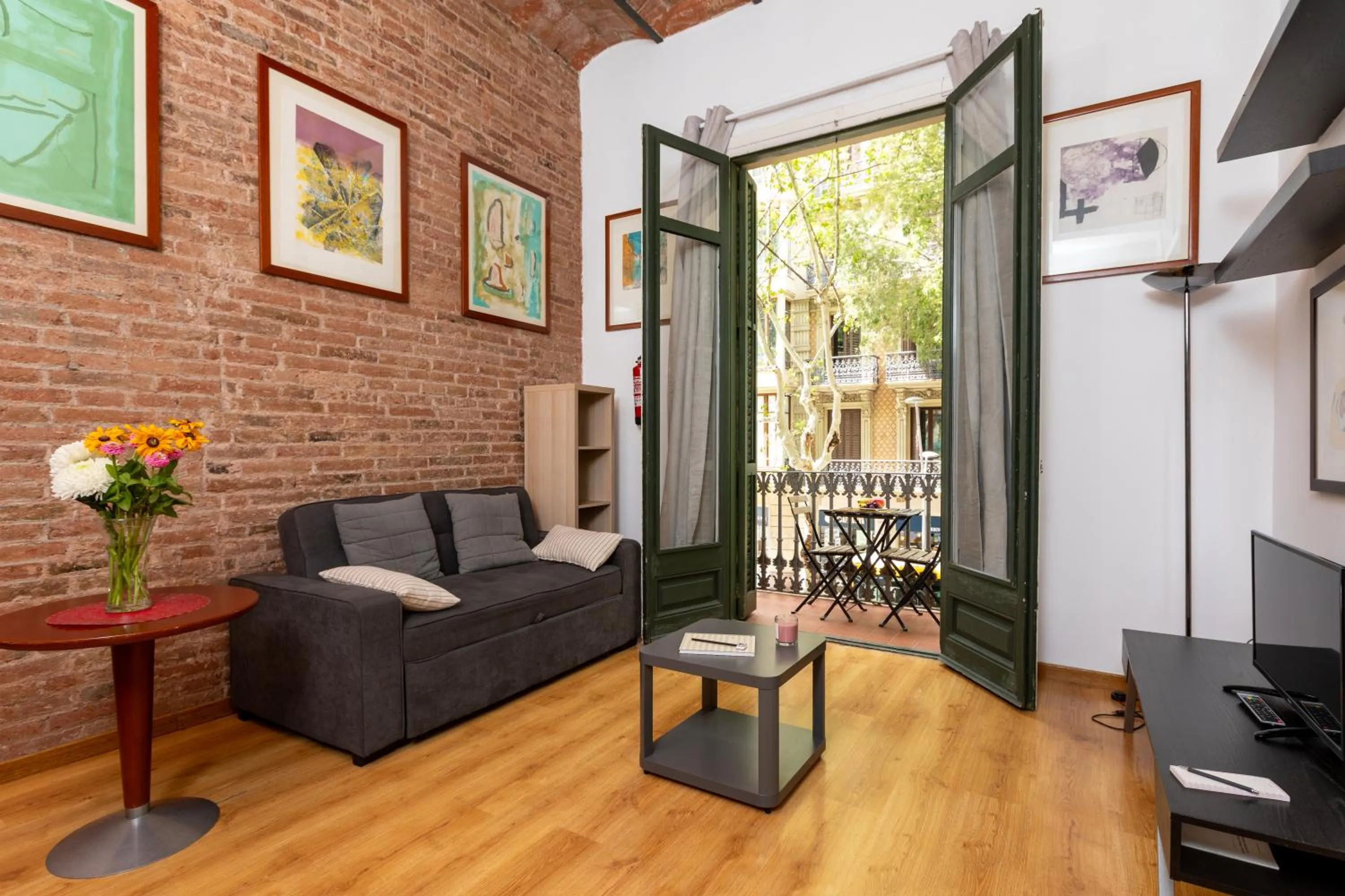 Communal lounge/ TV room in Mayerling Schumann Barcelona