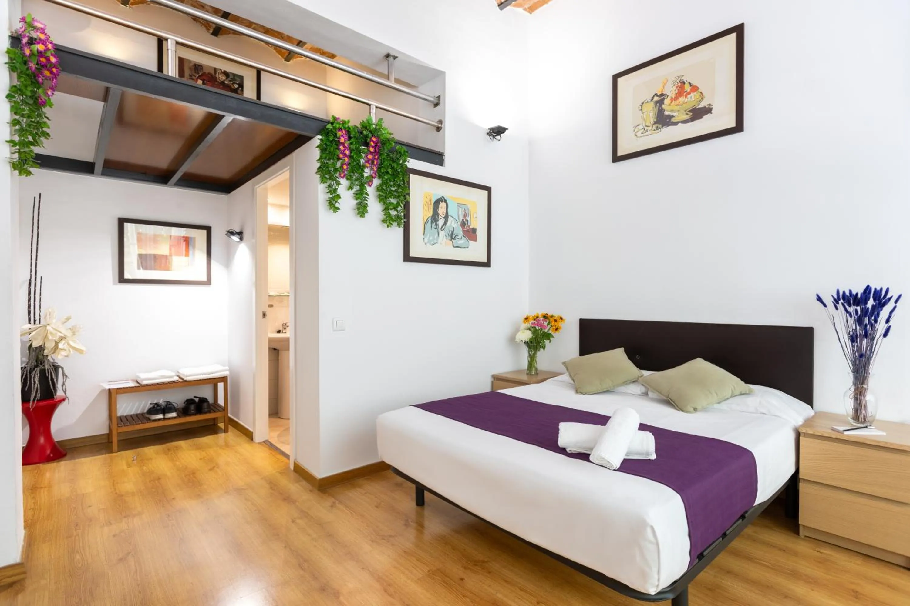 Bedroom, Bed in Mayerling Schumann Barcelona