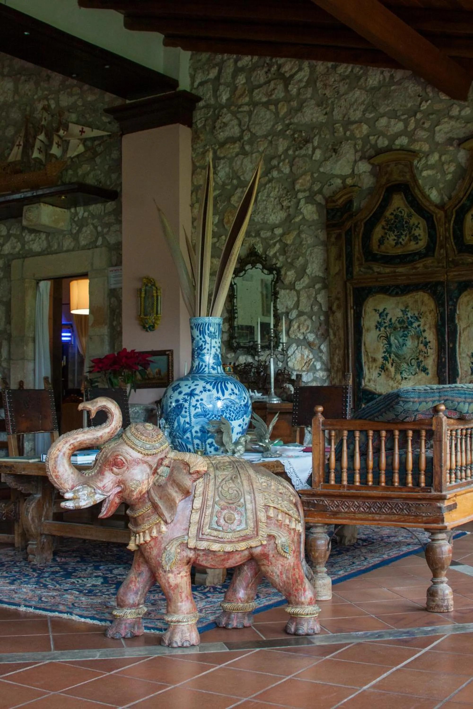 Decorative detail in Villa Dei Papiri Fonte Ciane