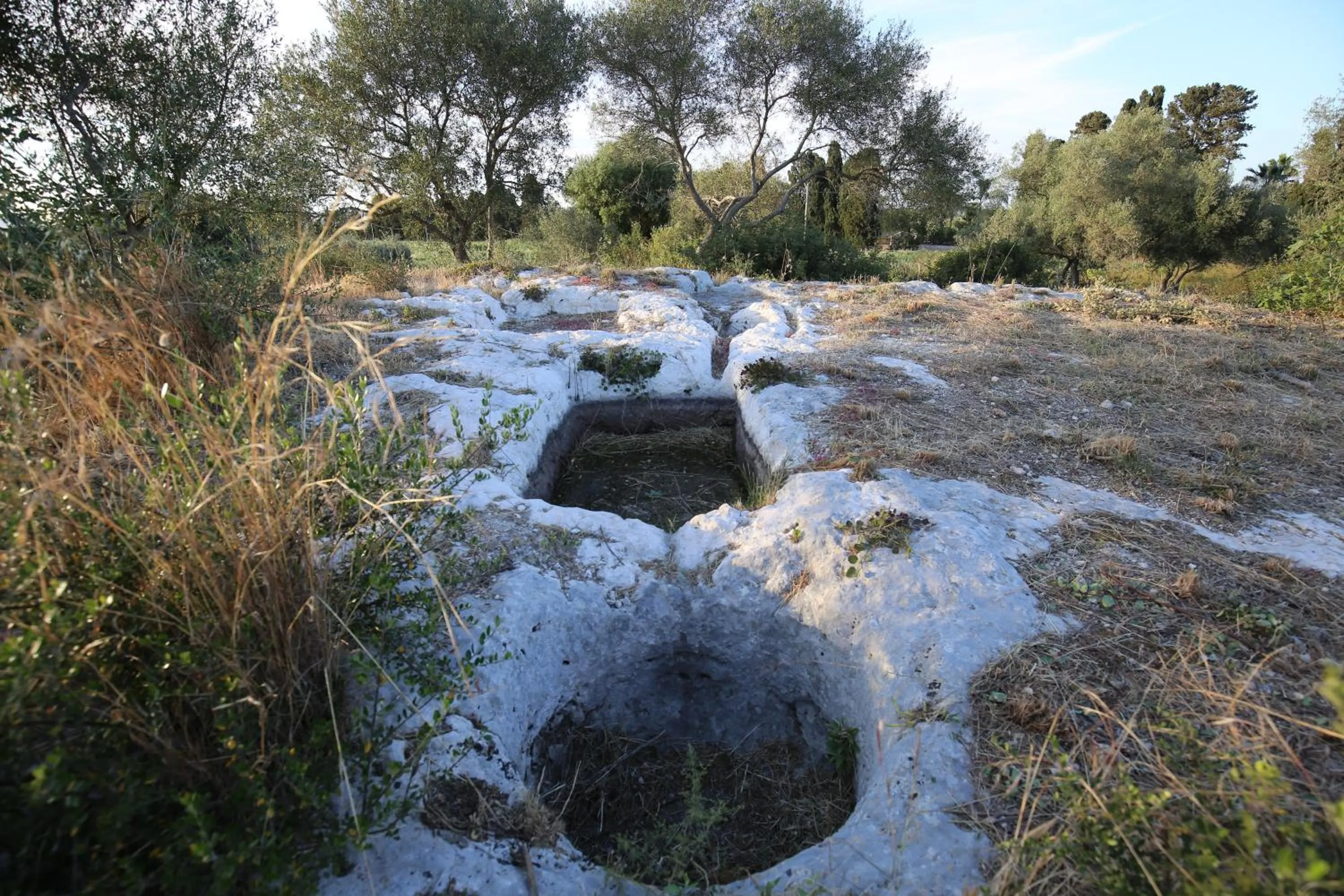 Hiking in Villa Dei Papiri Fonte Ciane