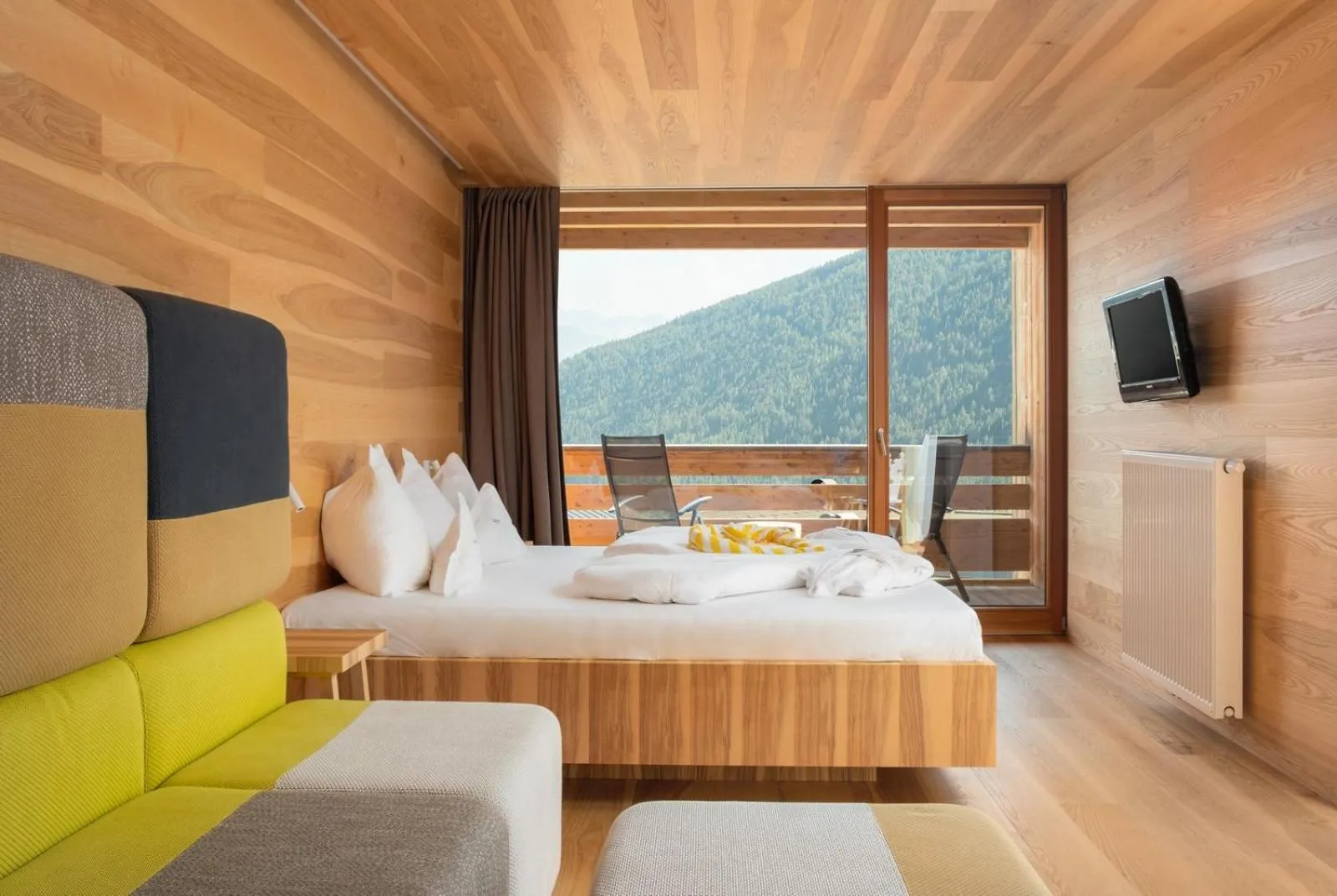 Photo of the whole room, Bed in Hotel Valserhof