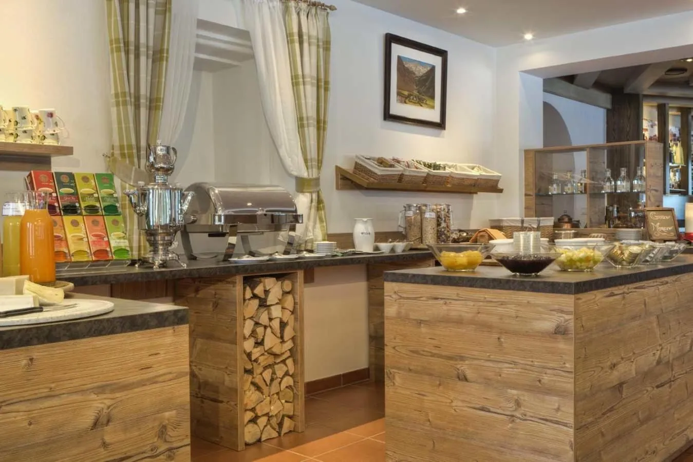 Restaurant/places to eat in Hotel Gampen