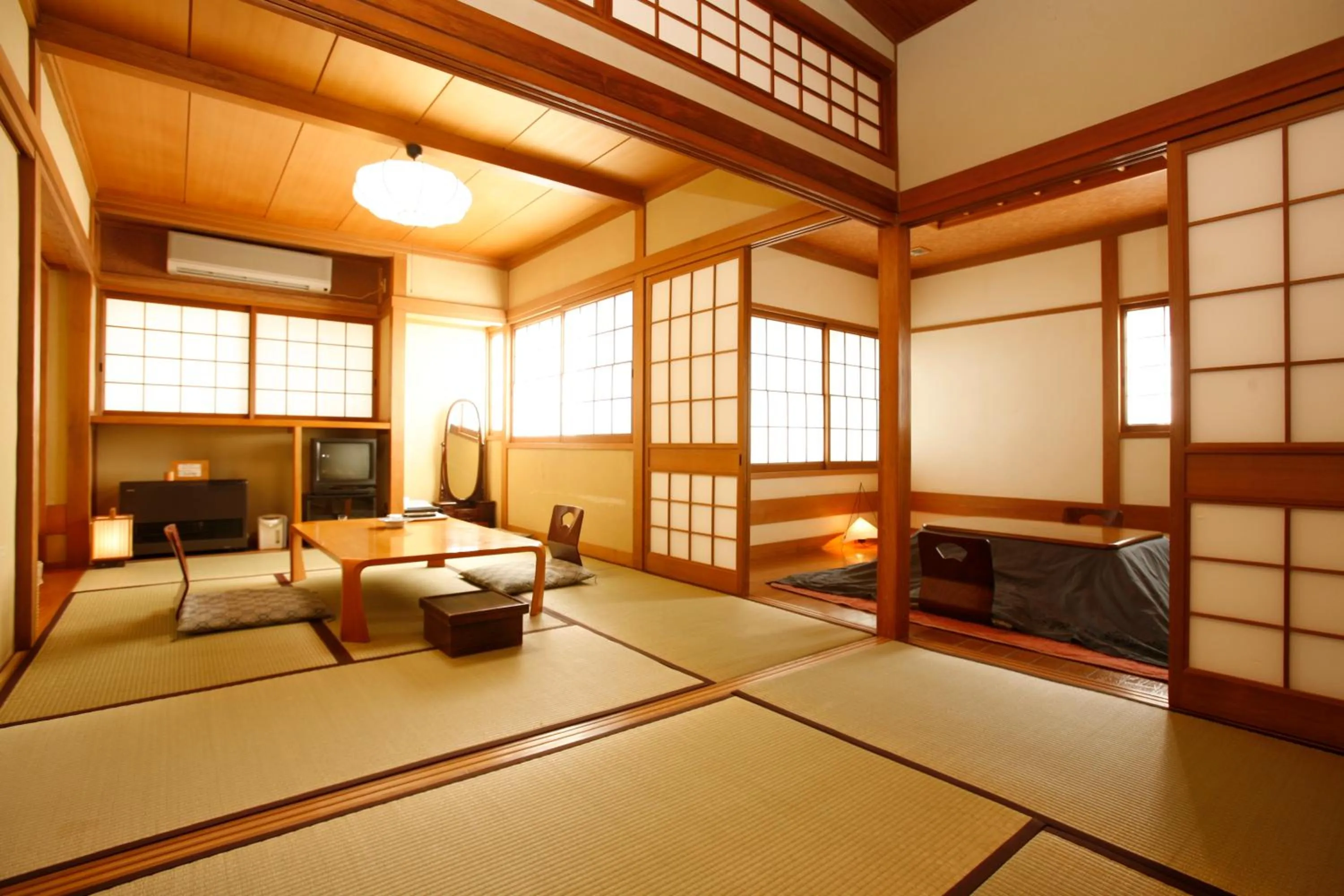 Photo of the whole room in Shimizu Ryokan