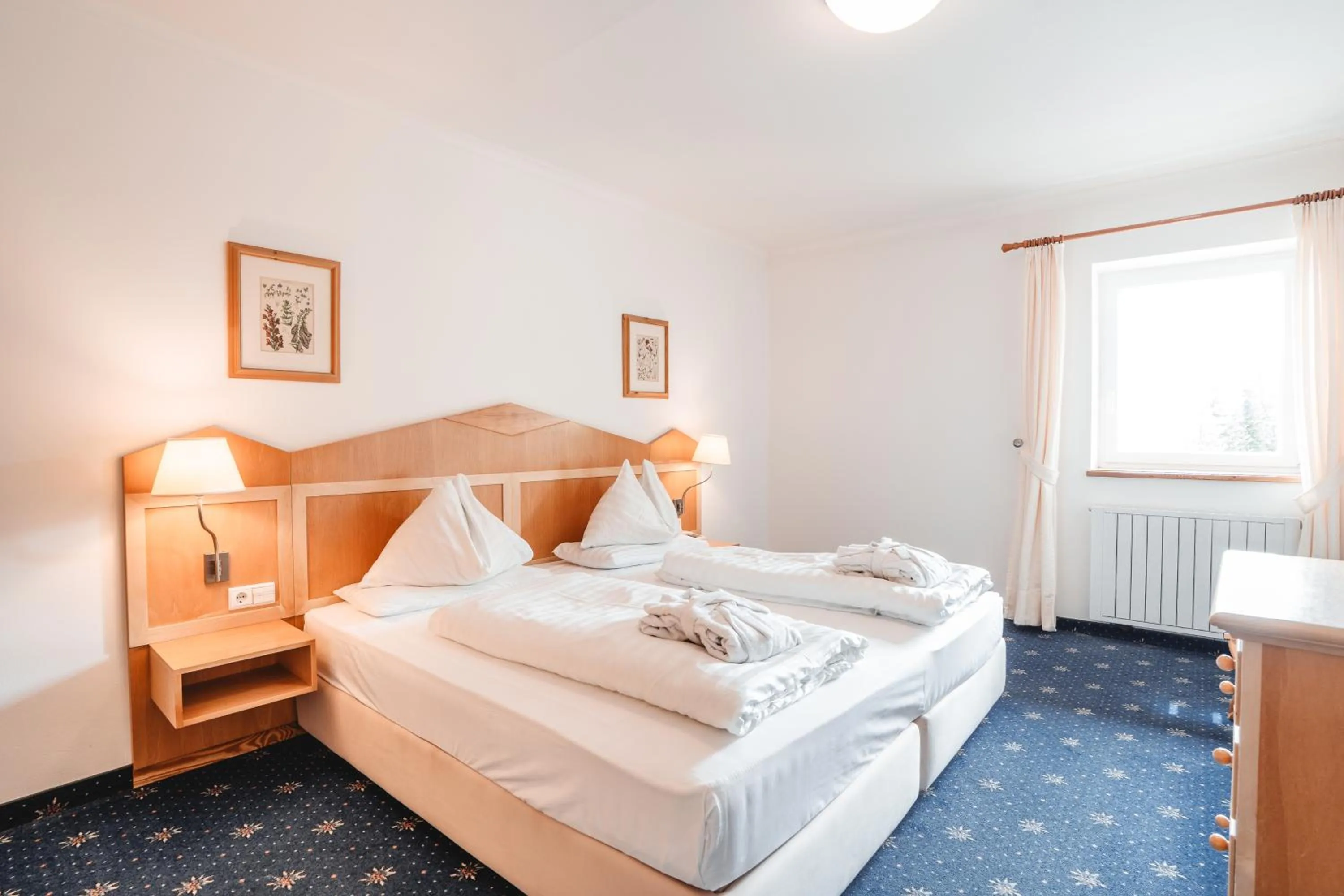 Bedroom, Bed in Hotel Kreuzberg Monte Croce