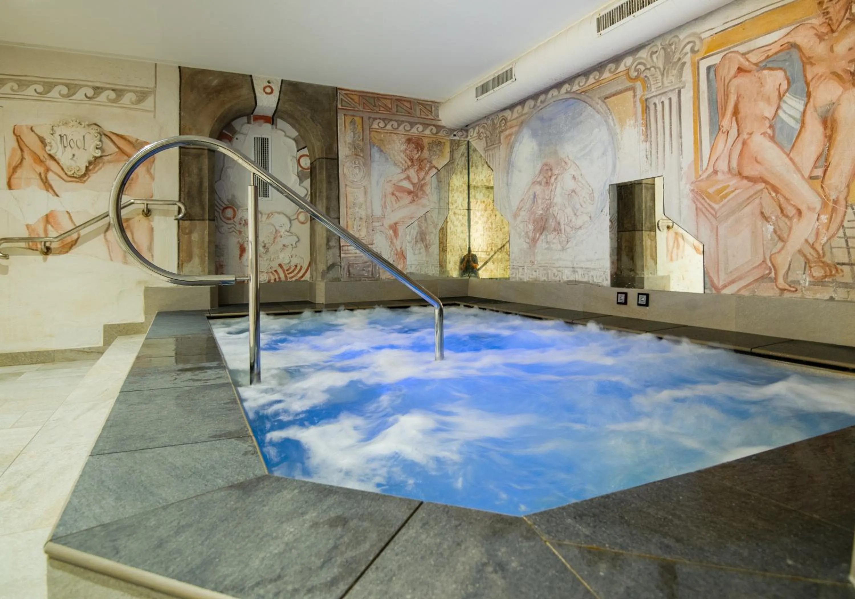 Hot Tub in Hotel Kreuzberg Monte Croce