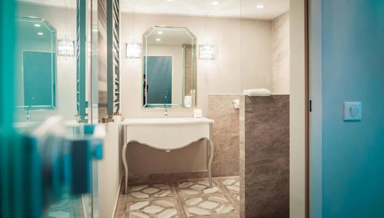 Shower in Pałac na Wodzie Hotel & SPA