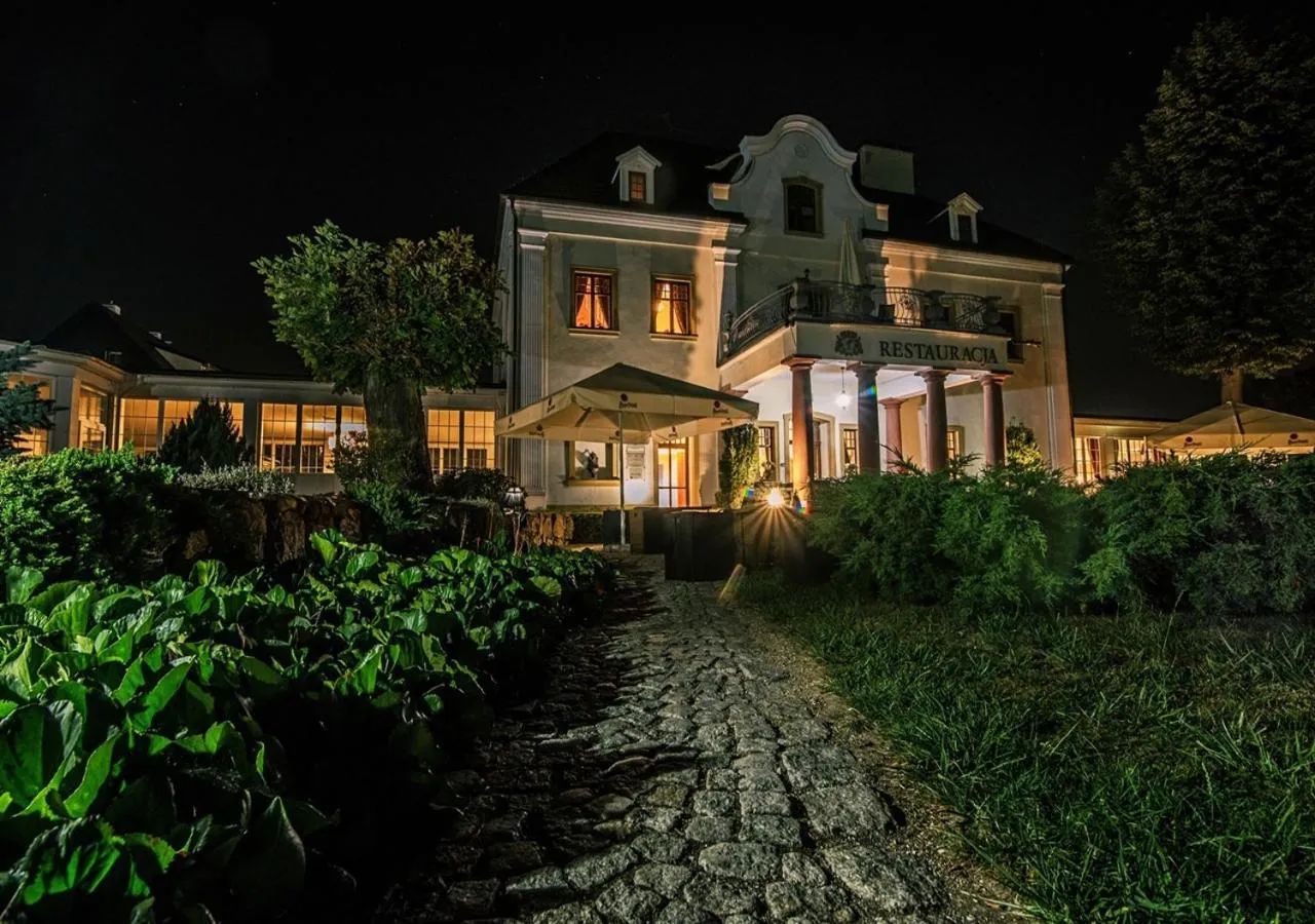 Facade/entrance in Pałac na Wodzie Hotel & SPA